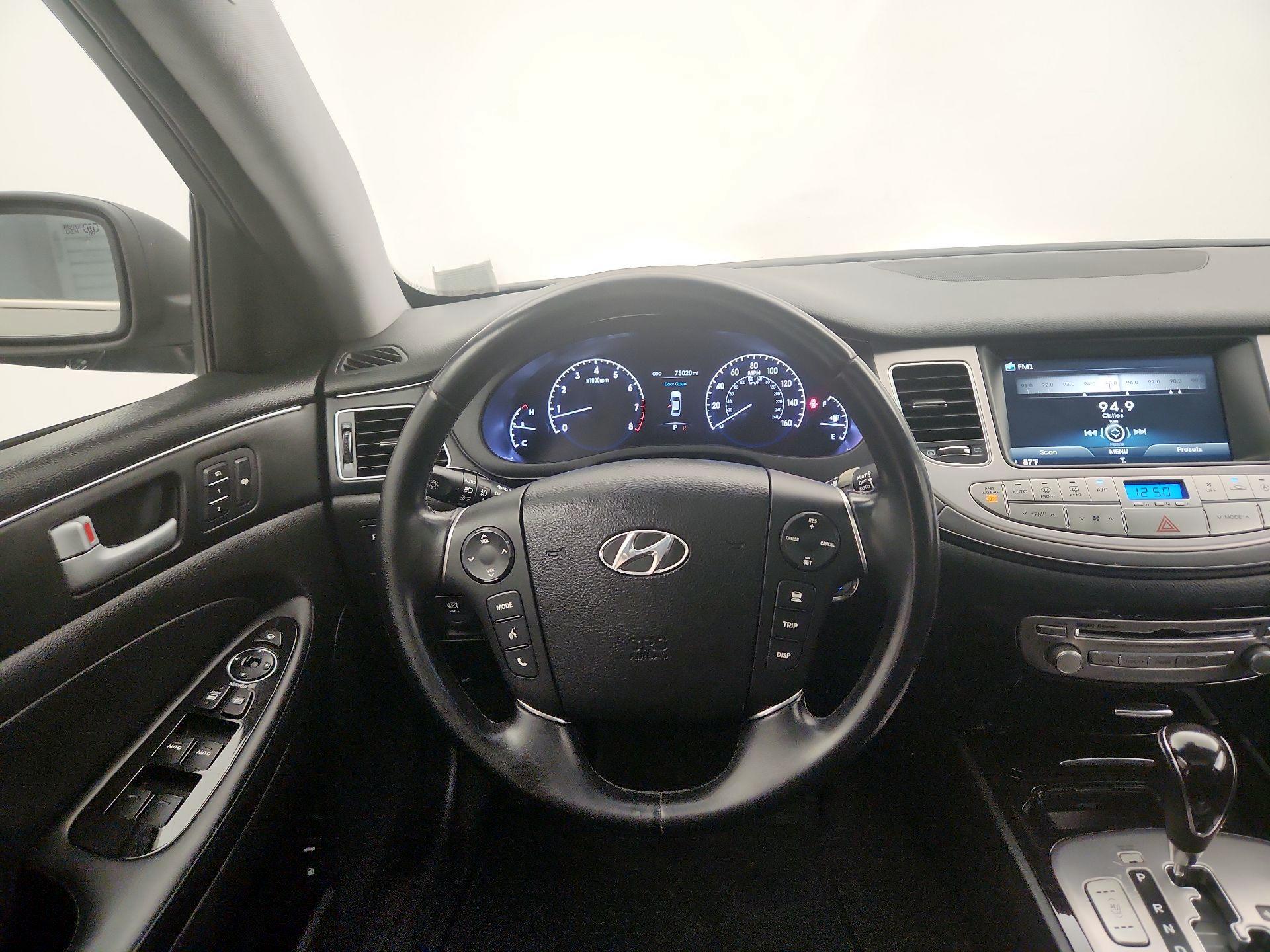 Thumbnail: 2014 Hyundai Genesis - 10