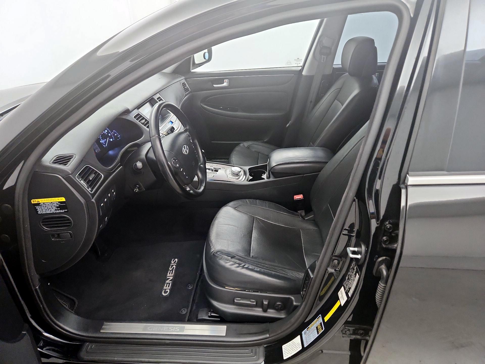 Thumbnail: 2014 Hyundai Genesis - 11