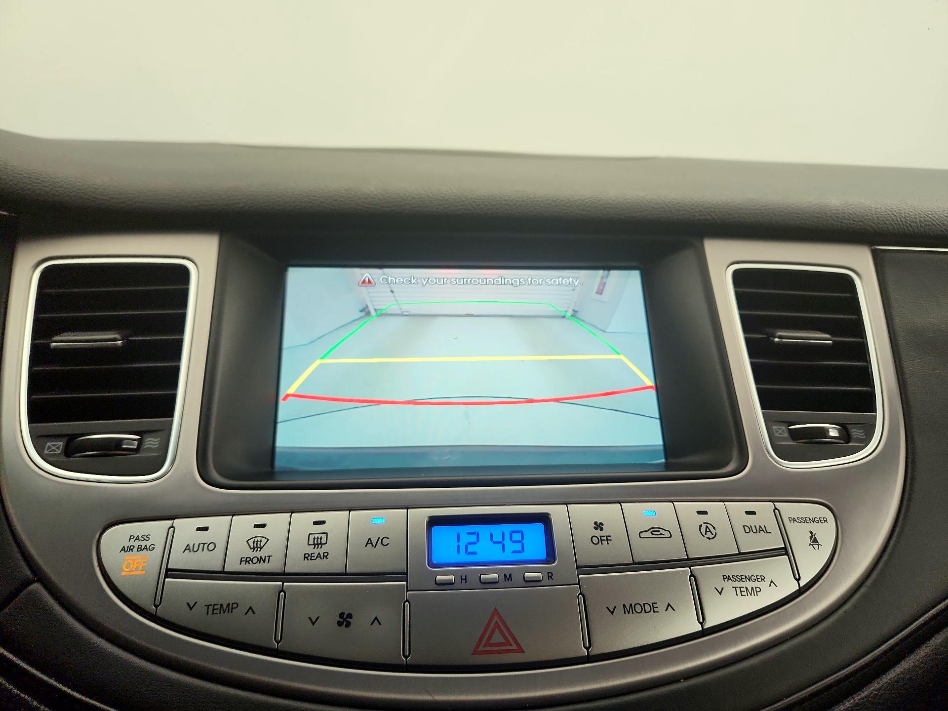 Thumbnail: 2014 Hyundai Genesis - 14