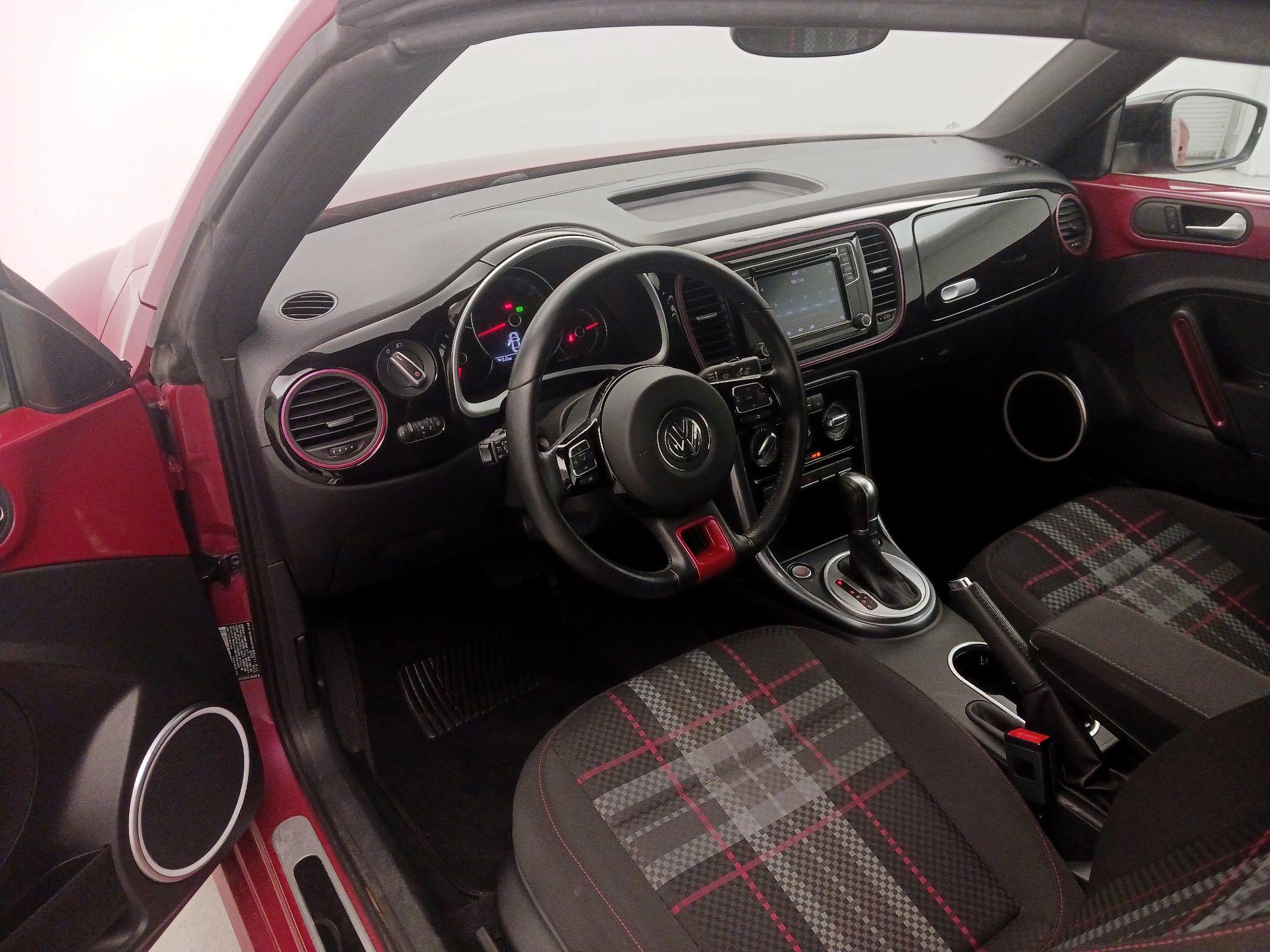 Thumbnail: 2017 Volkswagen Beetle - 9