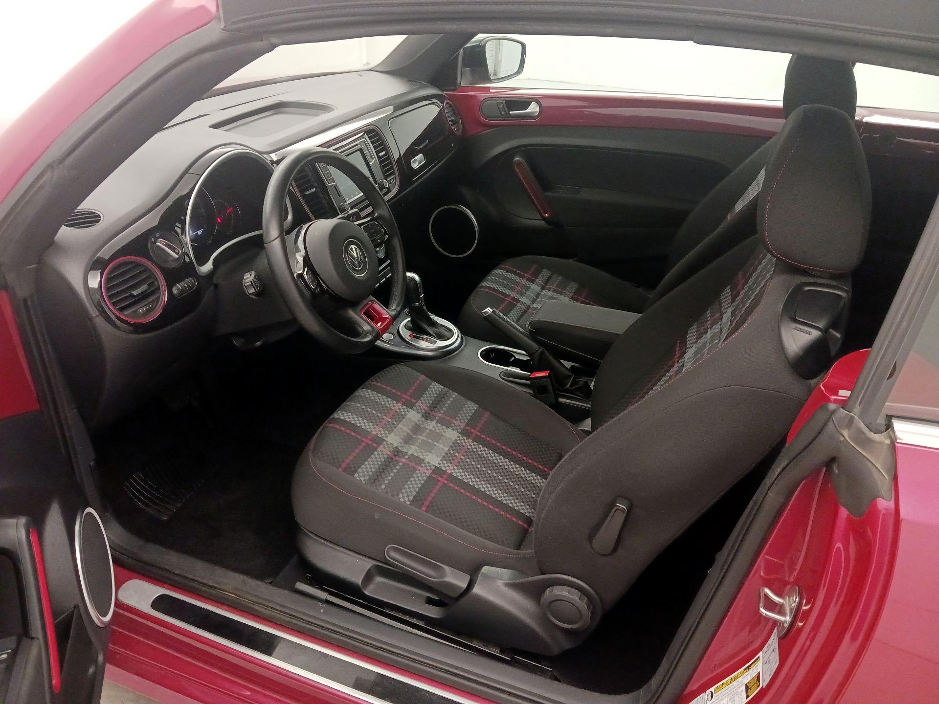 Thumbnail: 2017 Volkswagen Beetle - 11