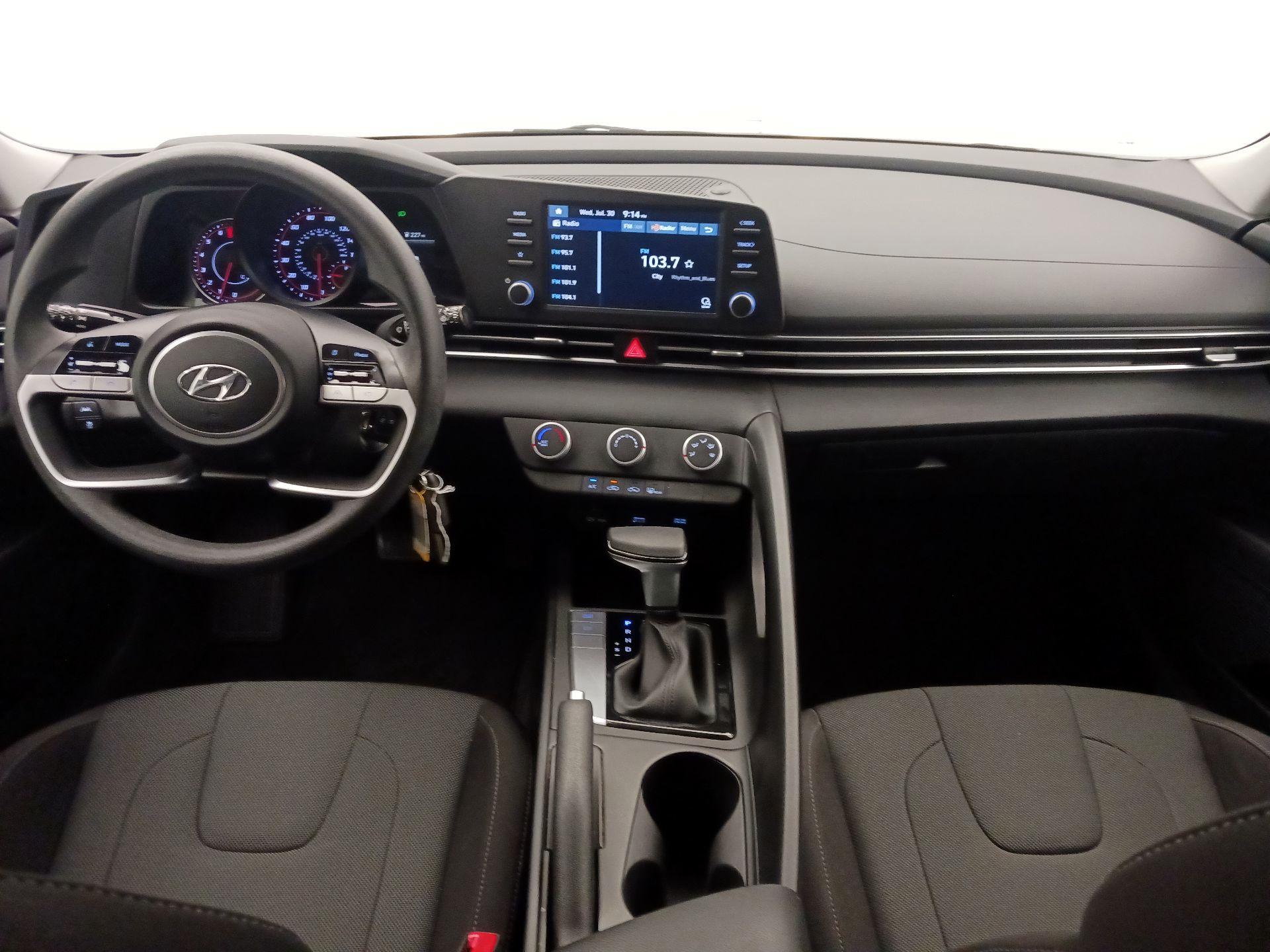 Thumbnail: 2022 Hyundai Elantra - 9