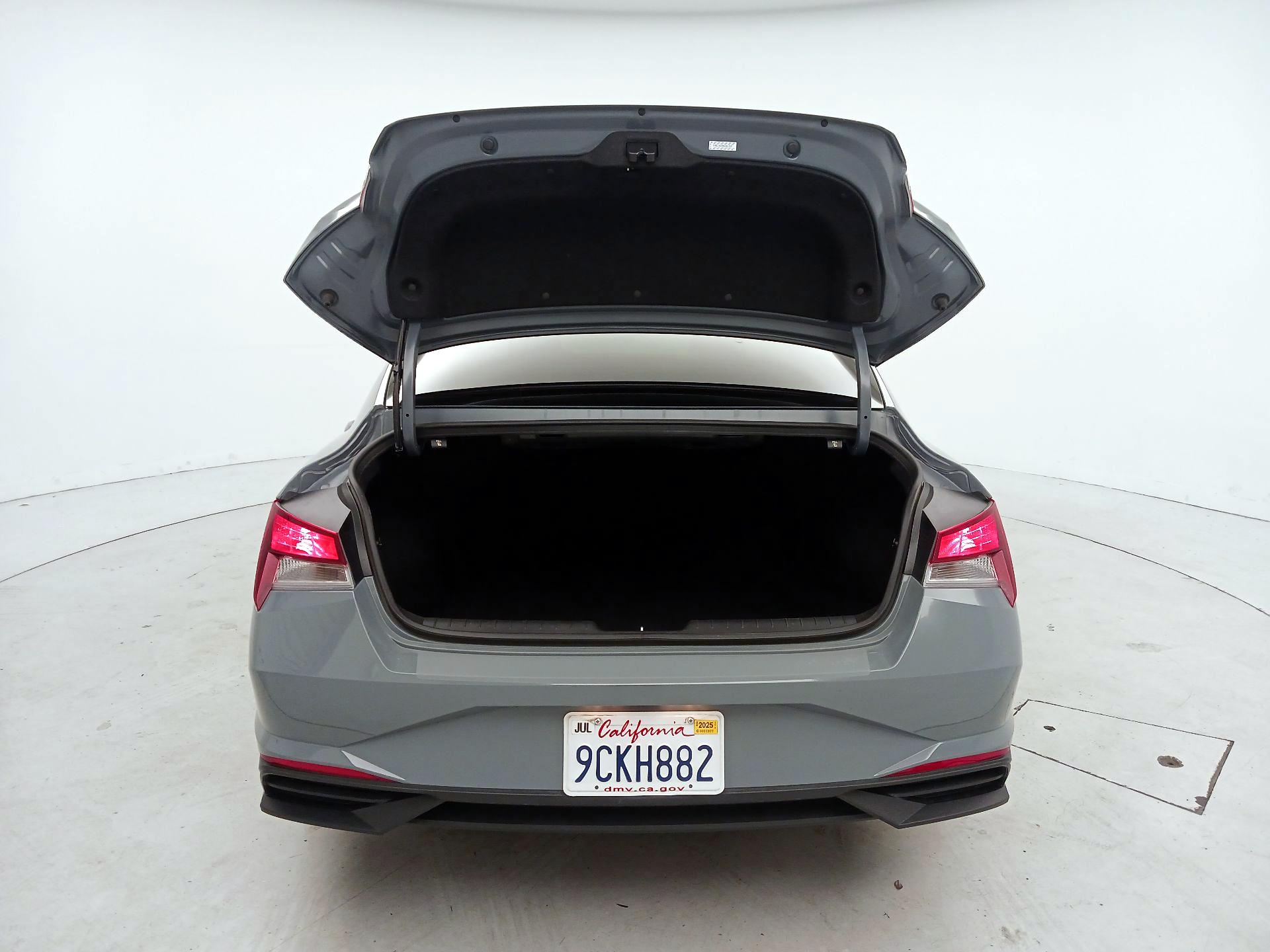 Thumbnail: 2022 Hyundai Elantra - 20