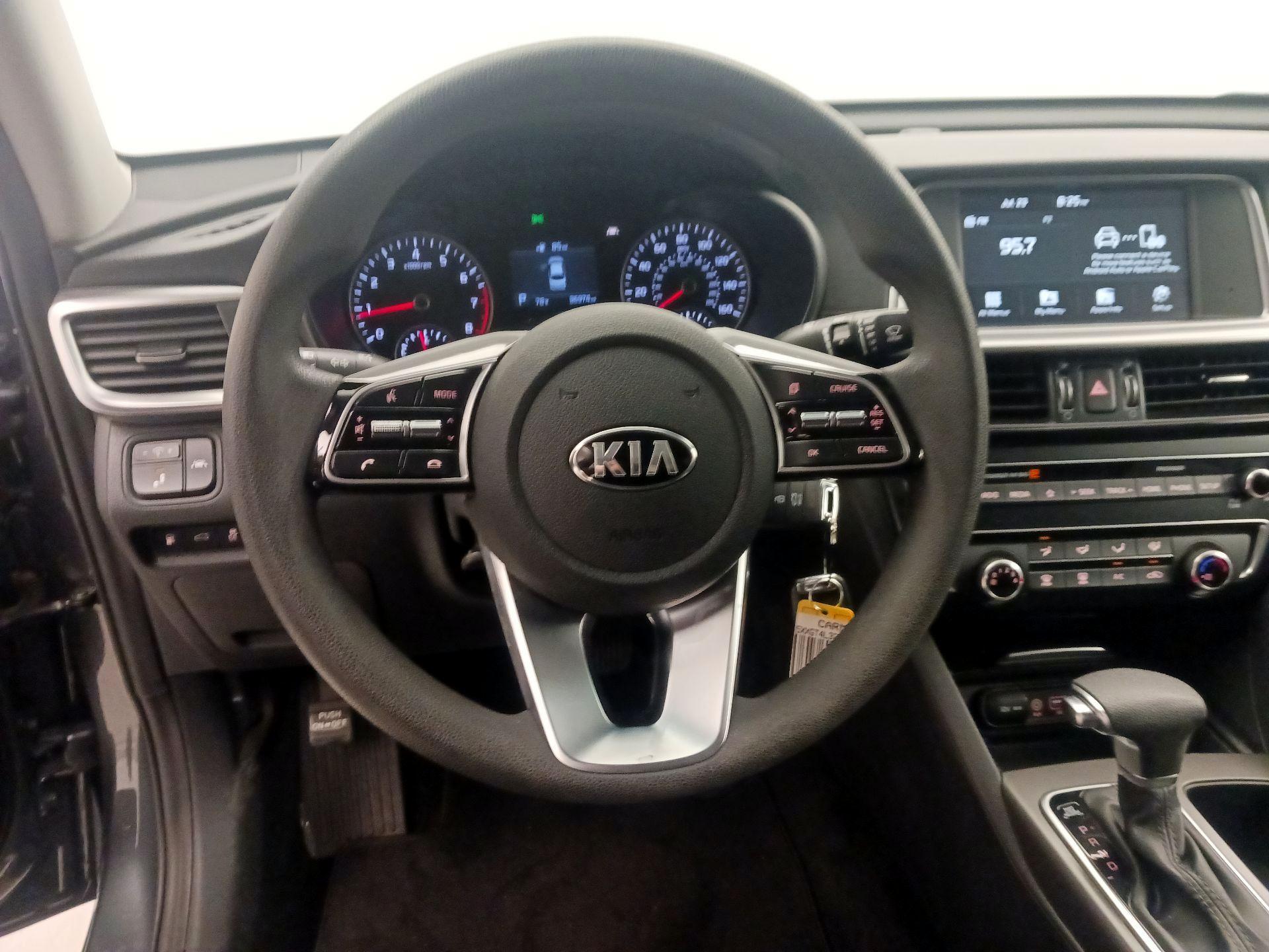 Thumbnail: 2020 Kia Optima - 10