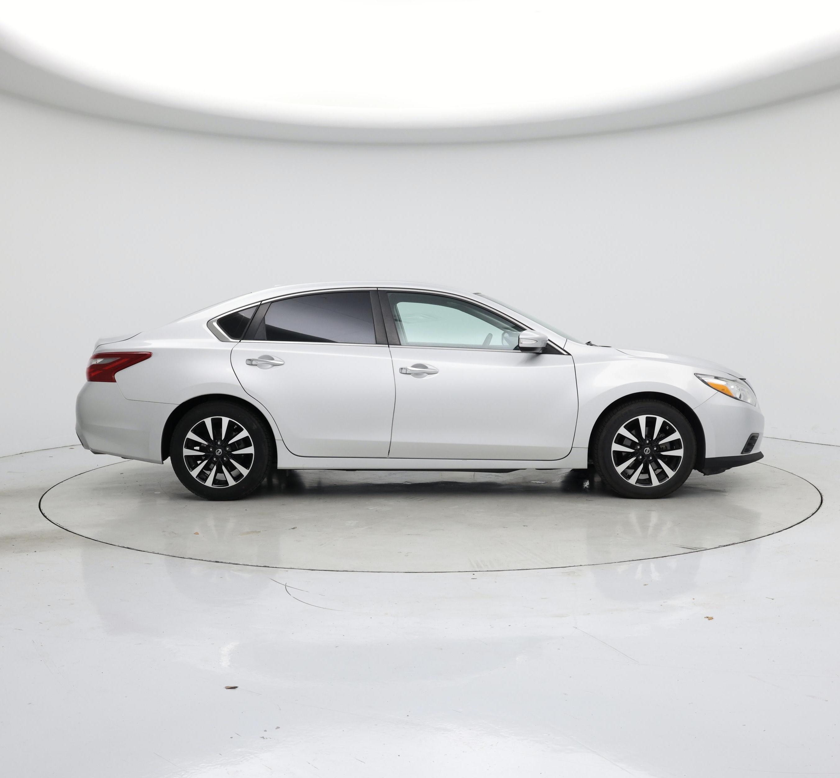 Thumbnail: 2018 Nissan Altima - 7