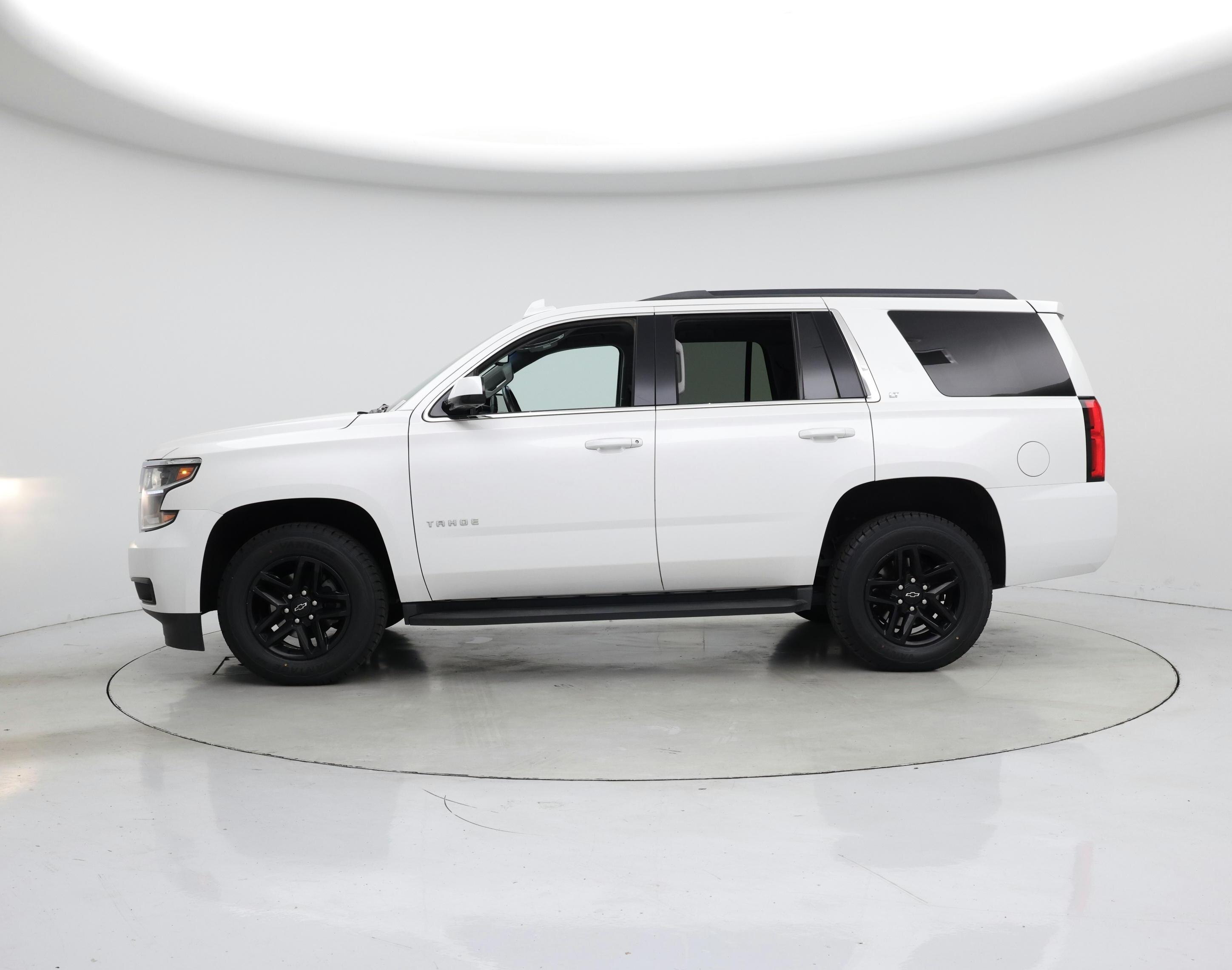 Thumbnail: 2017 Chevrolet Tahoe - 3