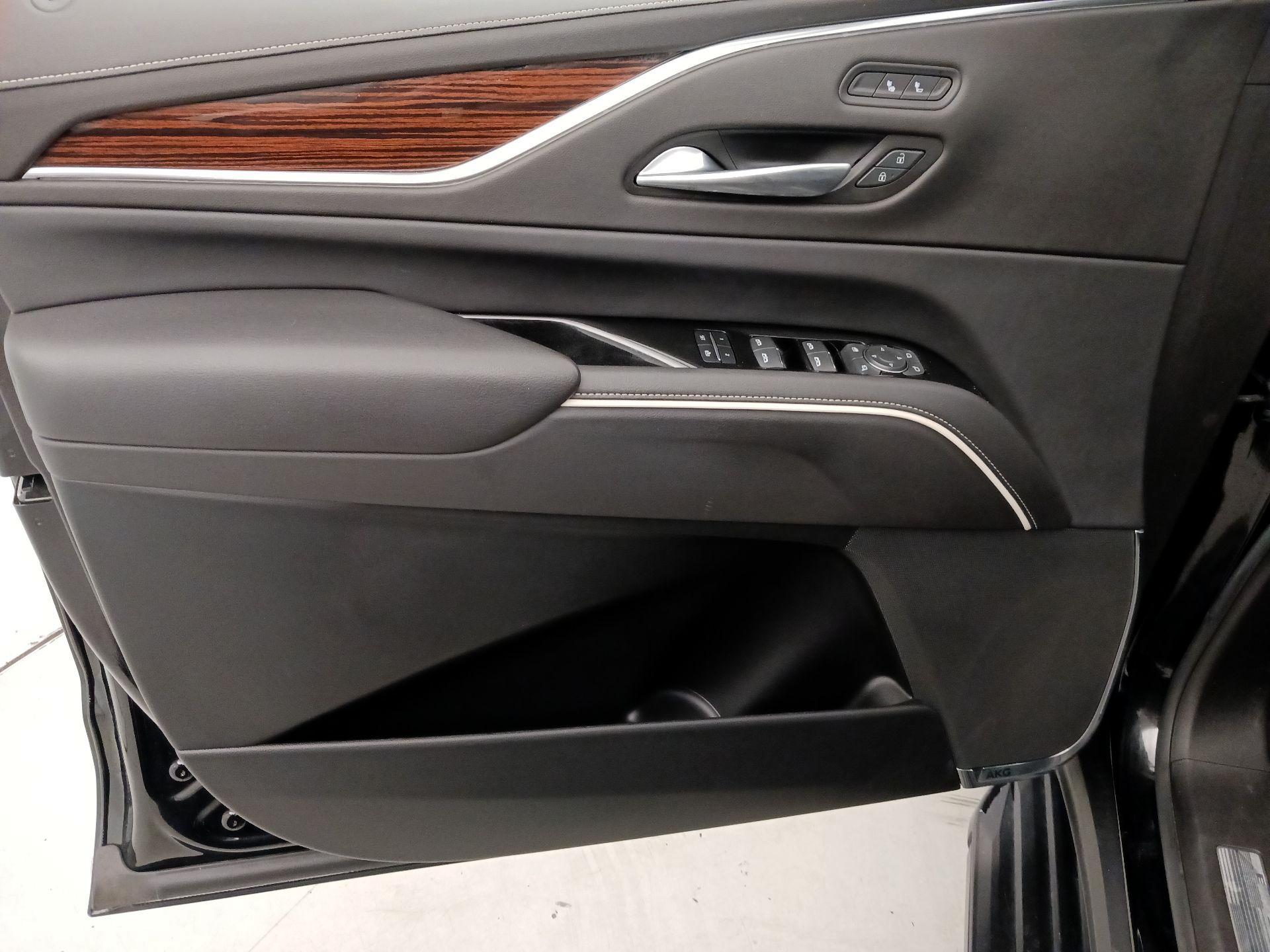 Thumbnail: 2022 Cadillac Escalade - 12