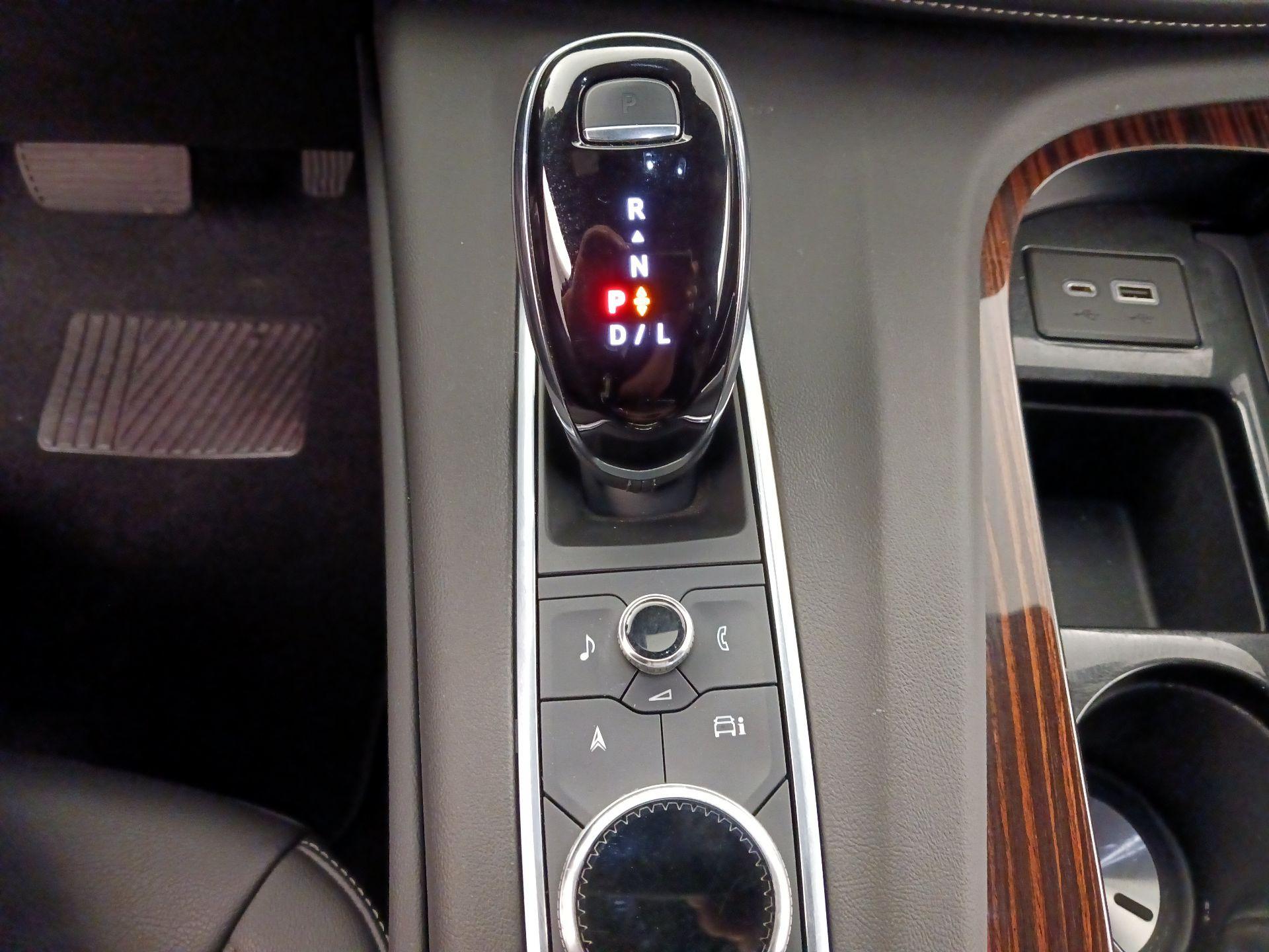 Thumbnail: 2022 Cadillac Escalade - 18