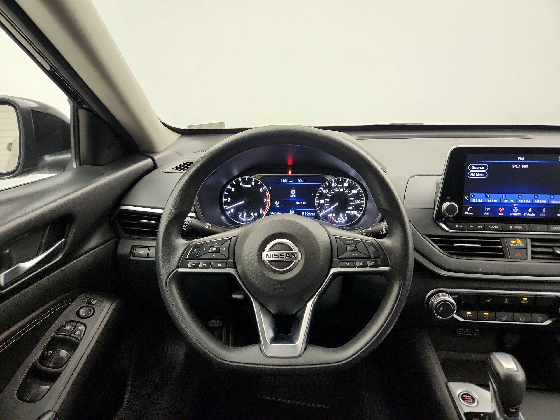 Thumbnail: 2019 Nissan Altima - 10