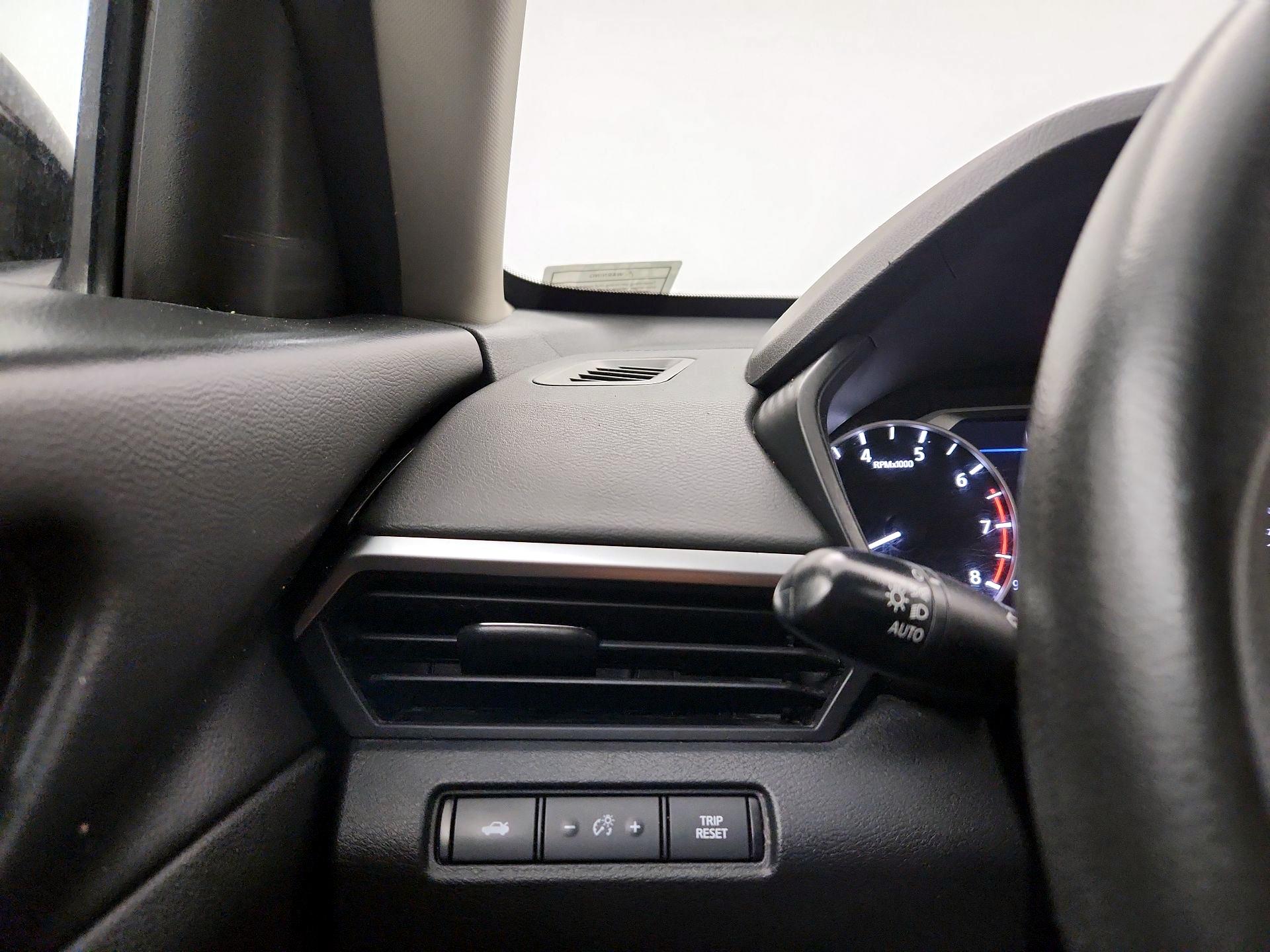 Thumbnail: 2019 Nissan Altima - 13