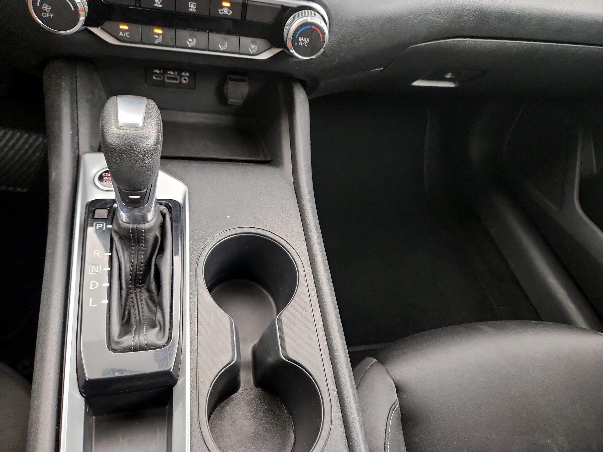 Thumbnail: 2019 Nissan Altima - 17