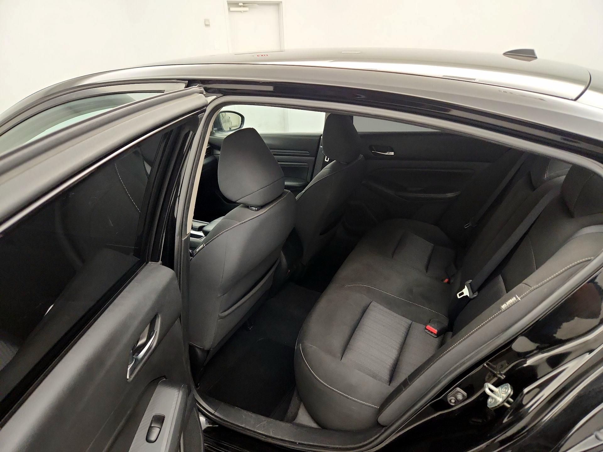 Thumbnail: 2019 Nissan Altima - 19