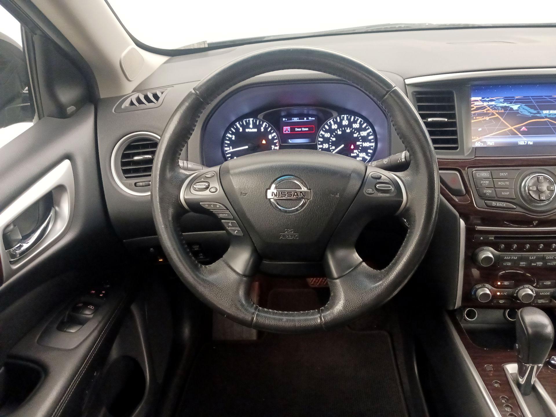 Thumbnail: 2015 Nissan Pathfinder - 10