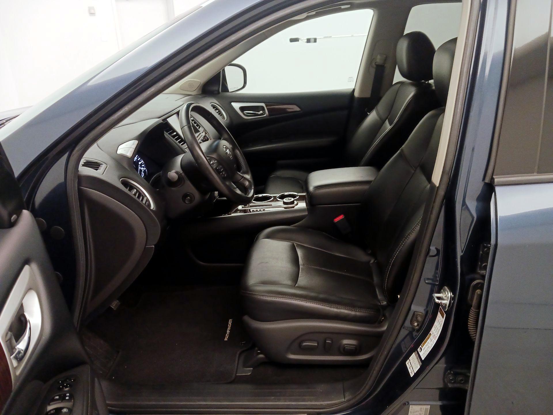 Thumbnail: 2015 Nissan Pathfinder - 11