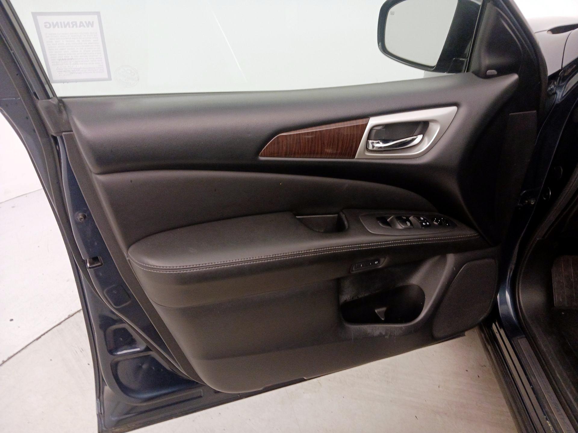 Thumbnail: 2015 Nissan Pathfinder - 12