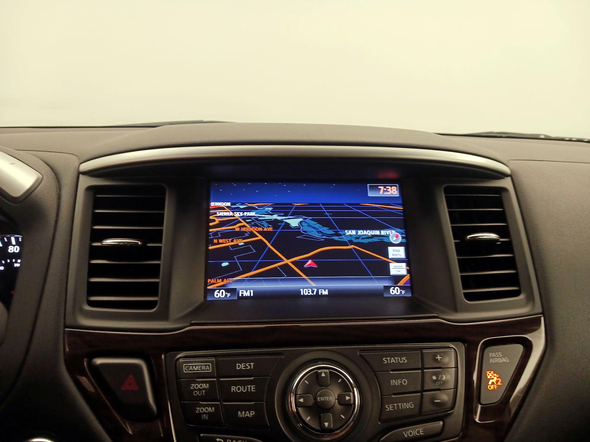 Thumbnail: 2015 Nissan Pathfinder - 14