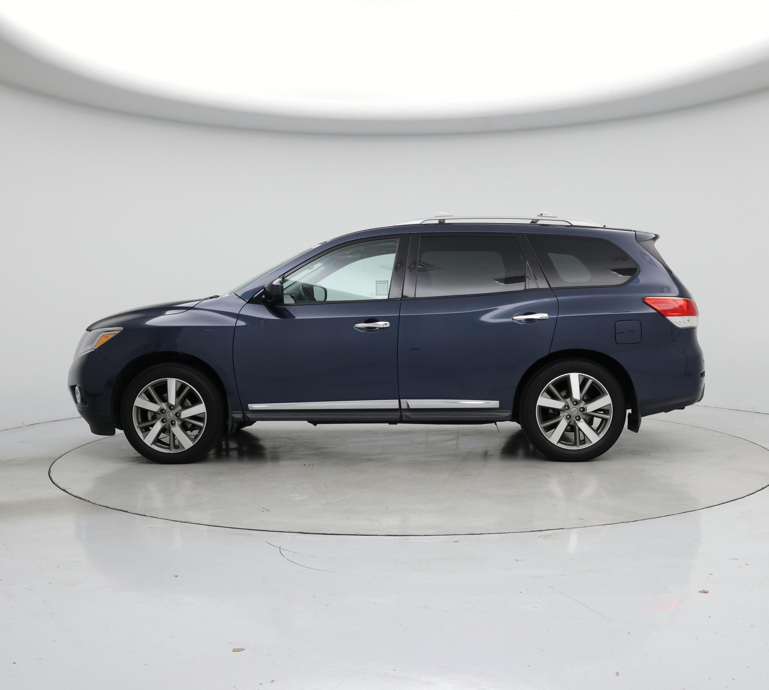 Thumbnail: 2015 Nissan Pathfinder - 3