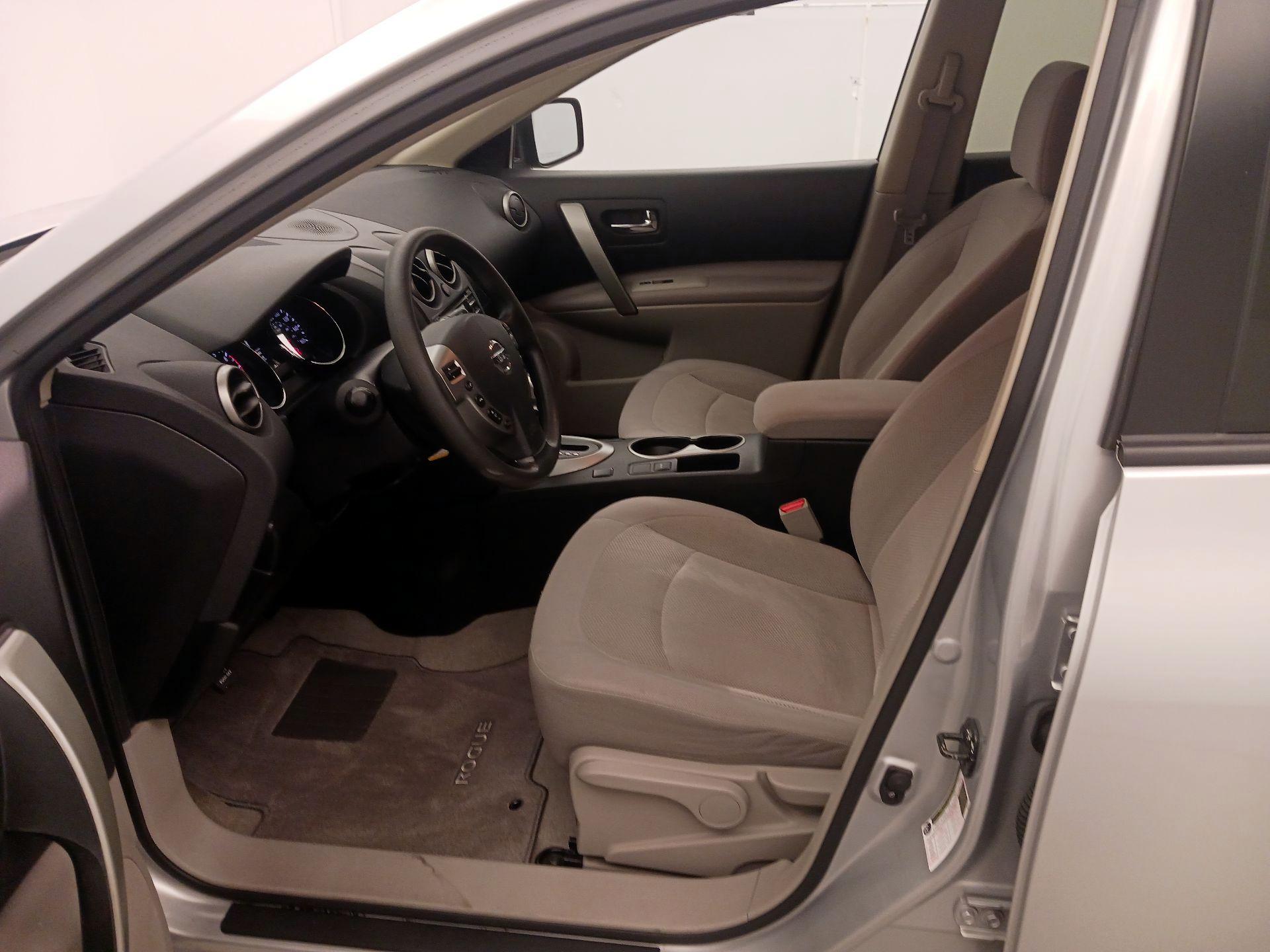 Thumbnail: 2015 Nissan Rogue - 11