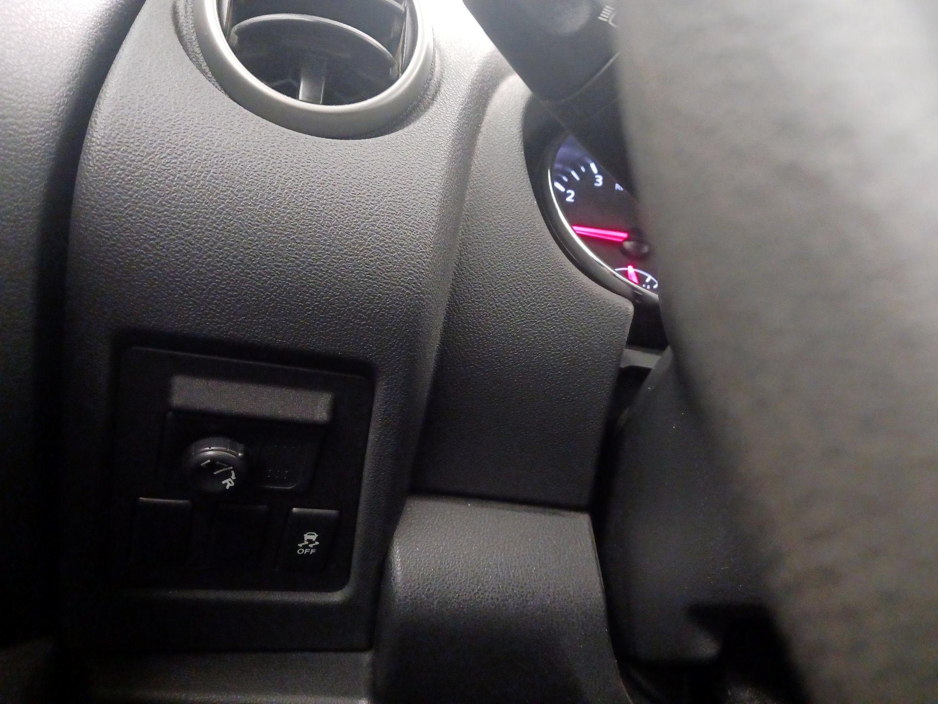 Thumbnail: 2015 Nissan Rogue - 13