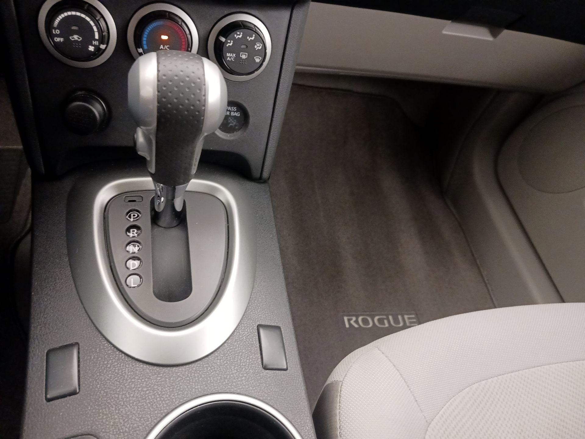 Thumbnail: 2015 Nissan Rogue - 17