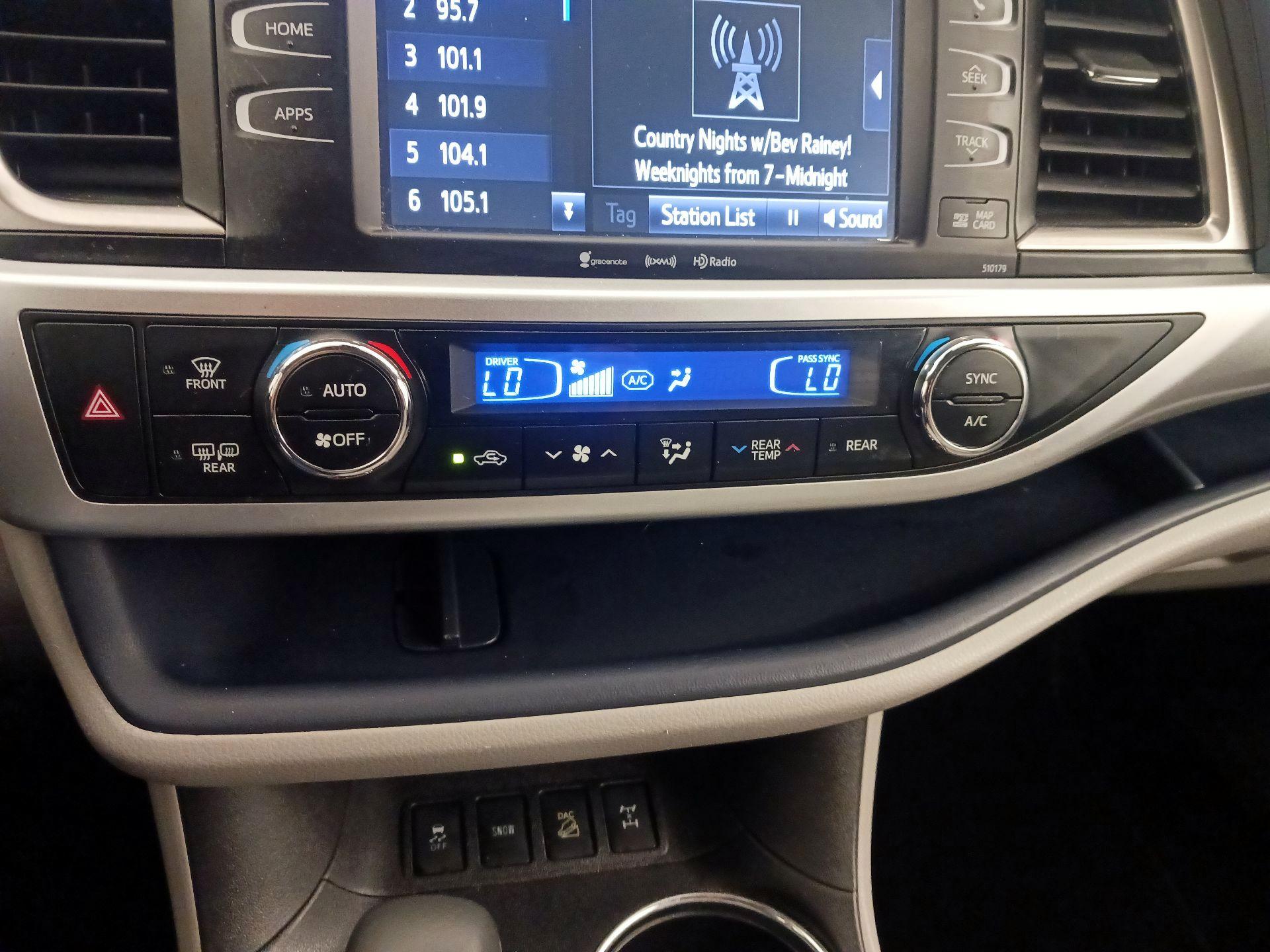 Thumbnail: 2018 Toyota Highlander - 16