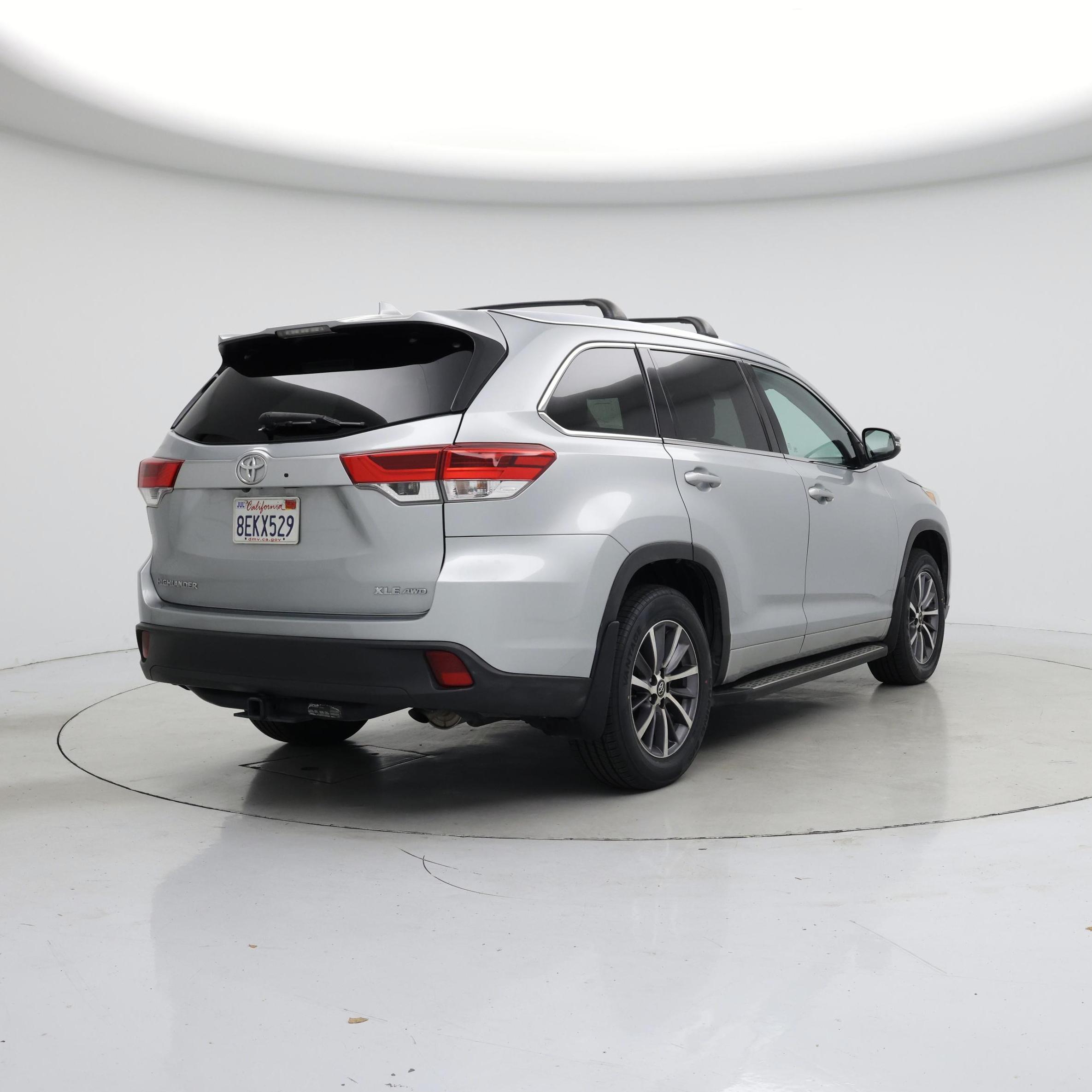 Thumbnail: 2018 Toyota Highlander - 8