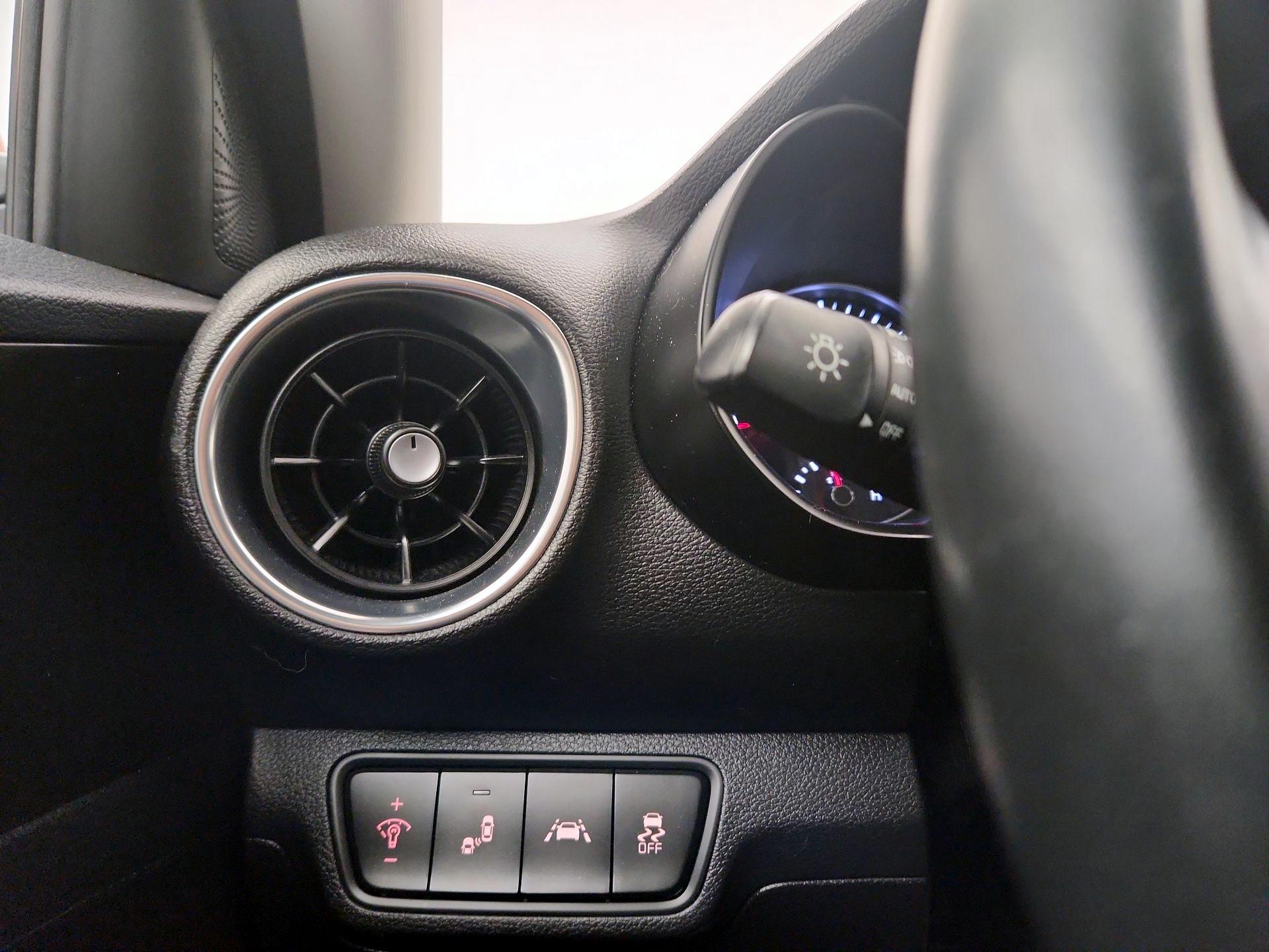 Thumbnail: 2019 Kia Forte - 13