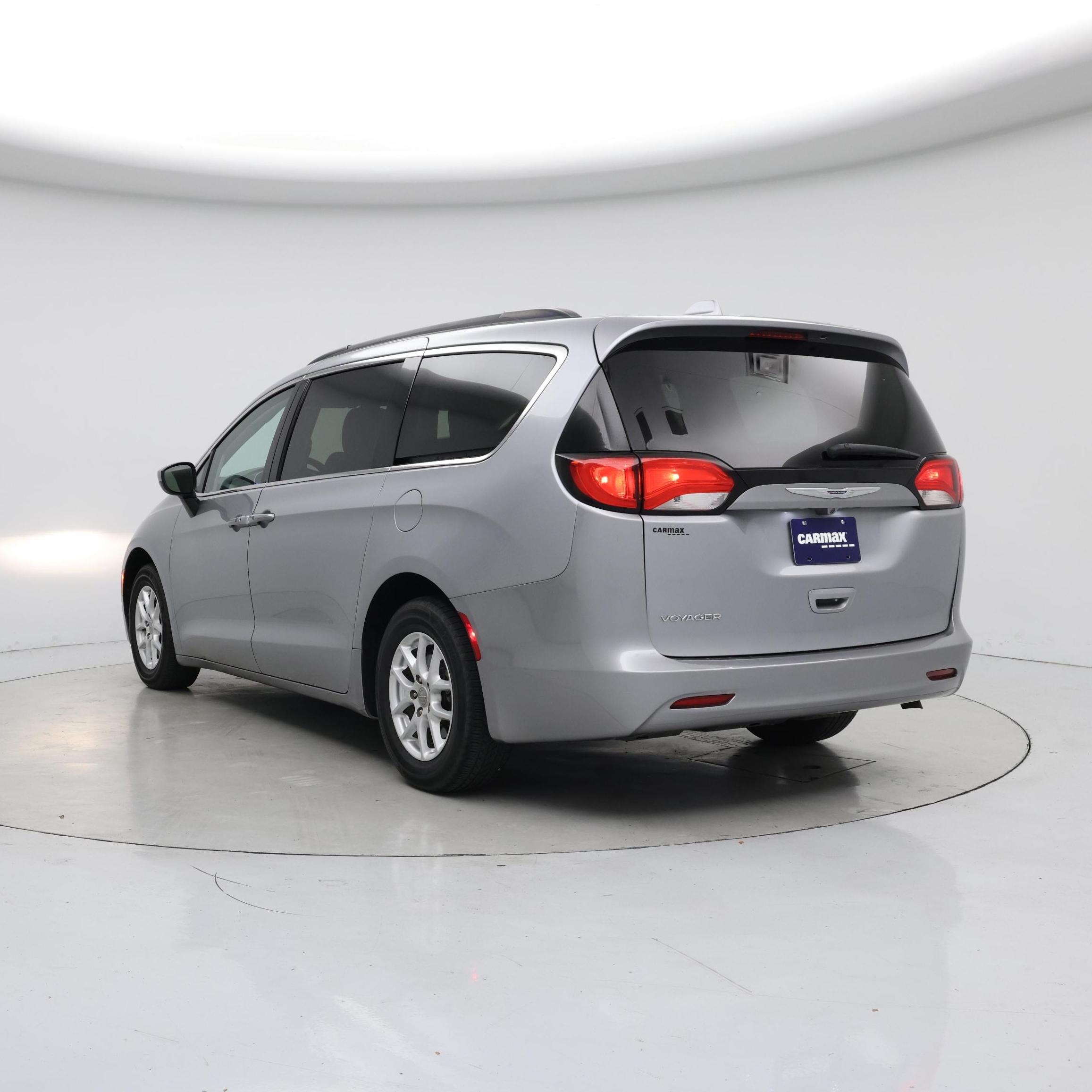 Thumbnail: 2020 Chrysler Voyager - 2