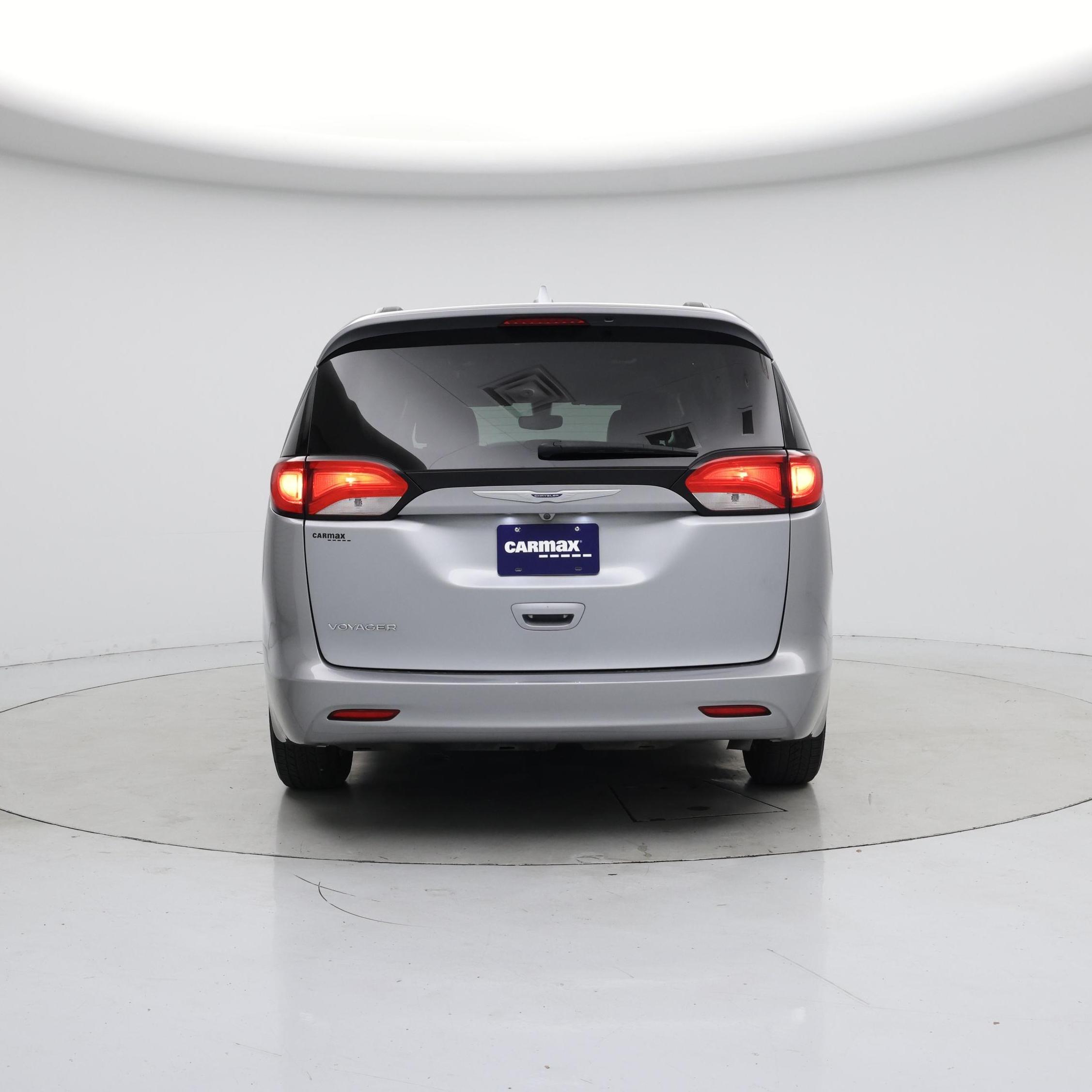 Thumbnail: 2020 Chrysler Voyager - 6