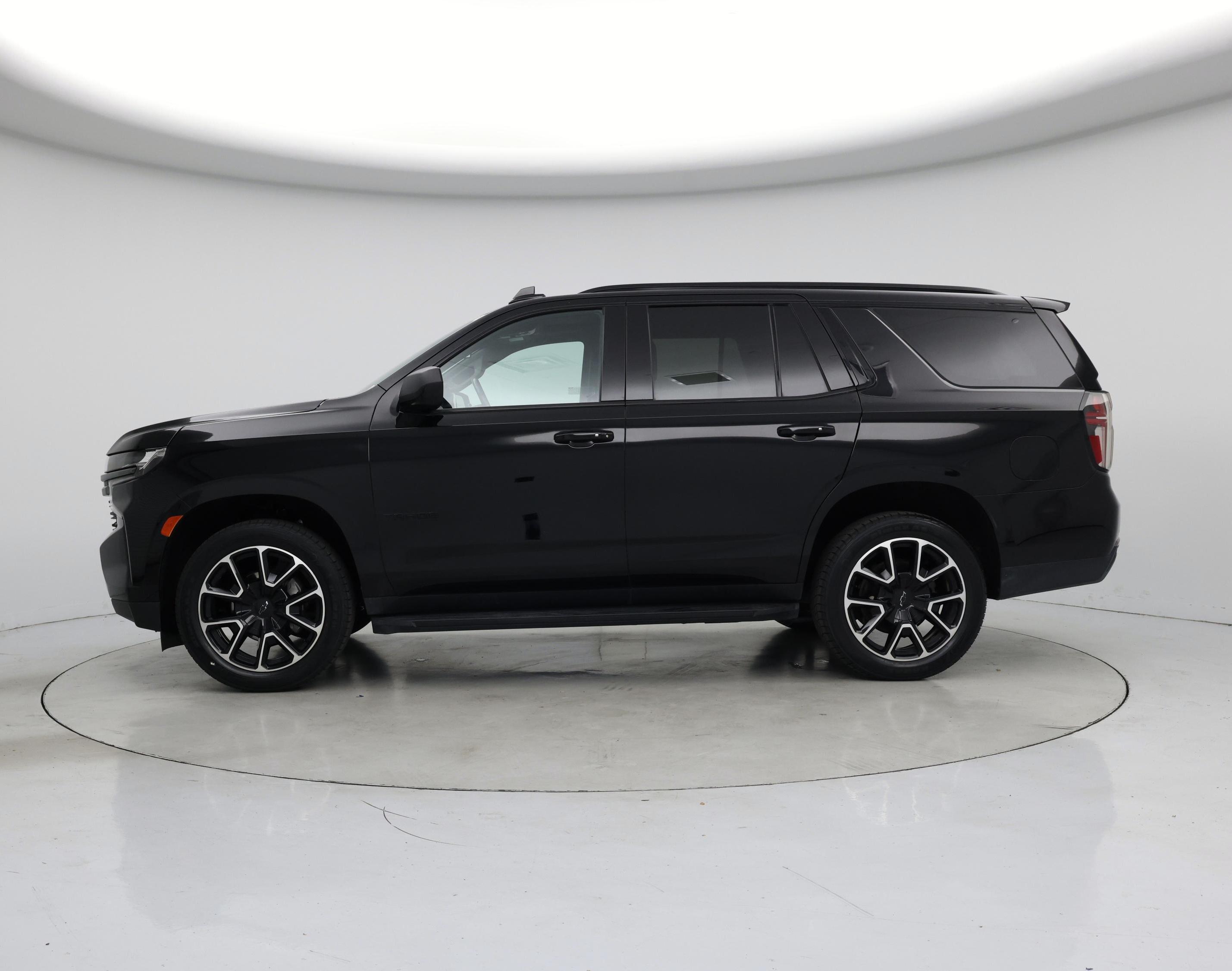 Thumbnail: 2021 Chevrolet Tahoe - 3