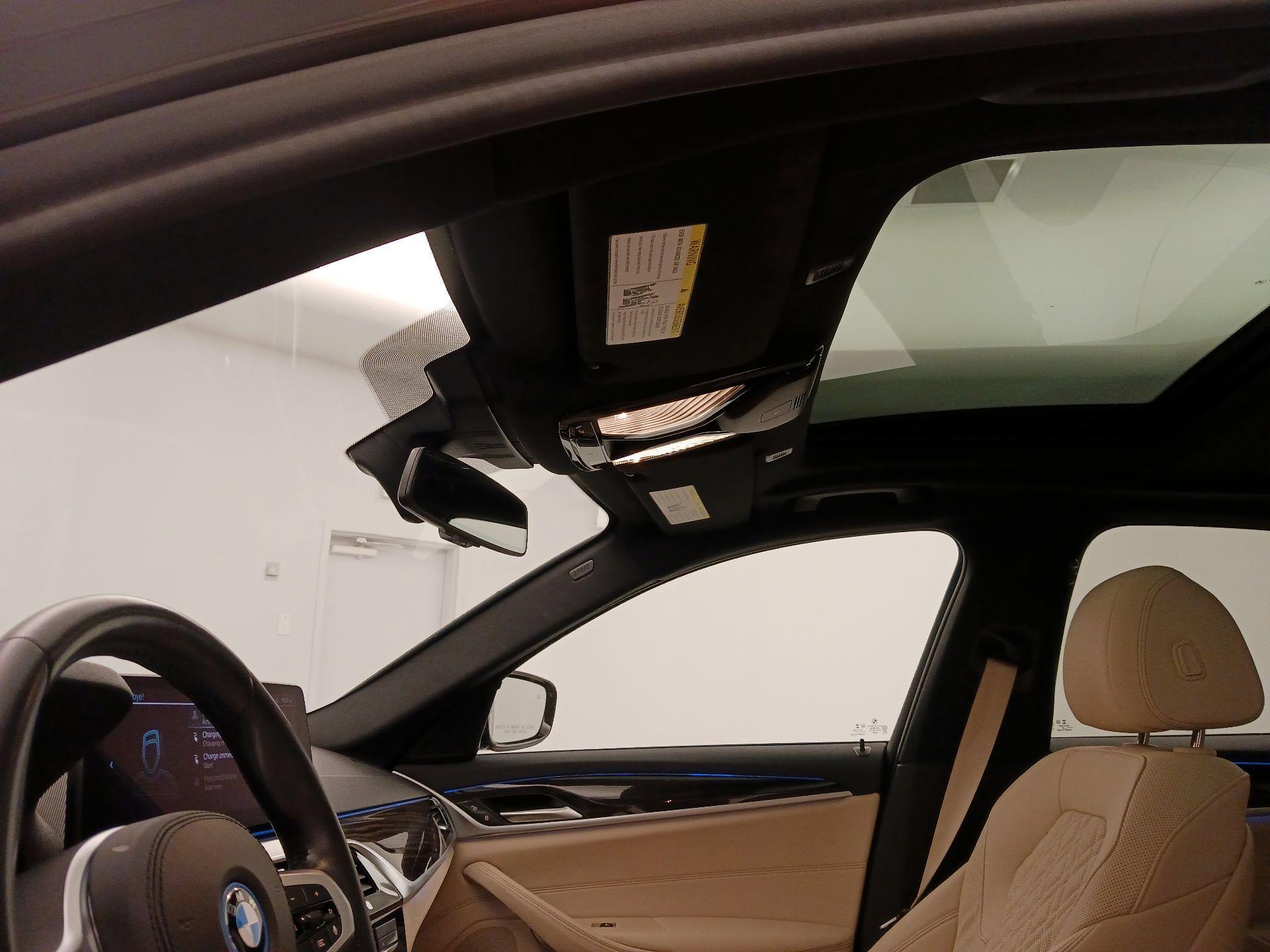 Thumbnail: 2022 BMW 5 Series - 20