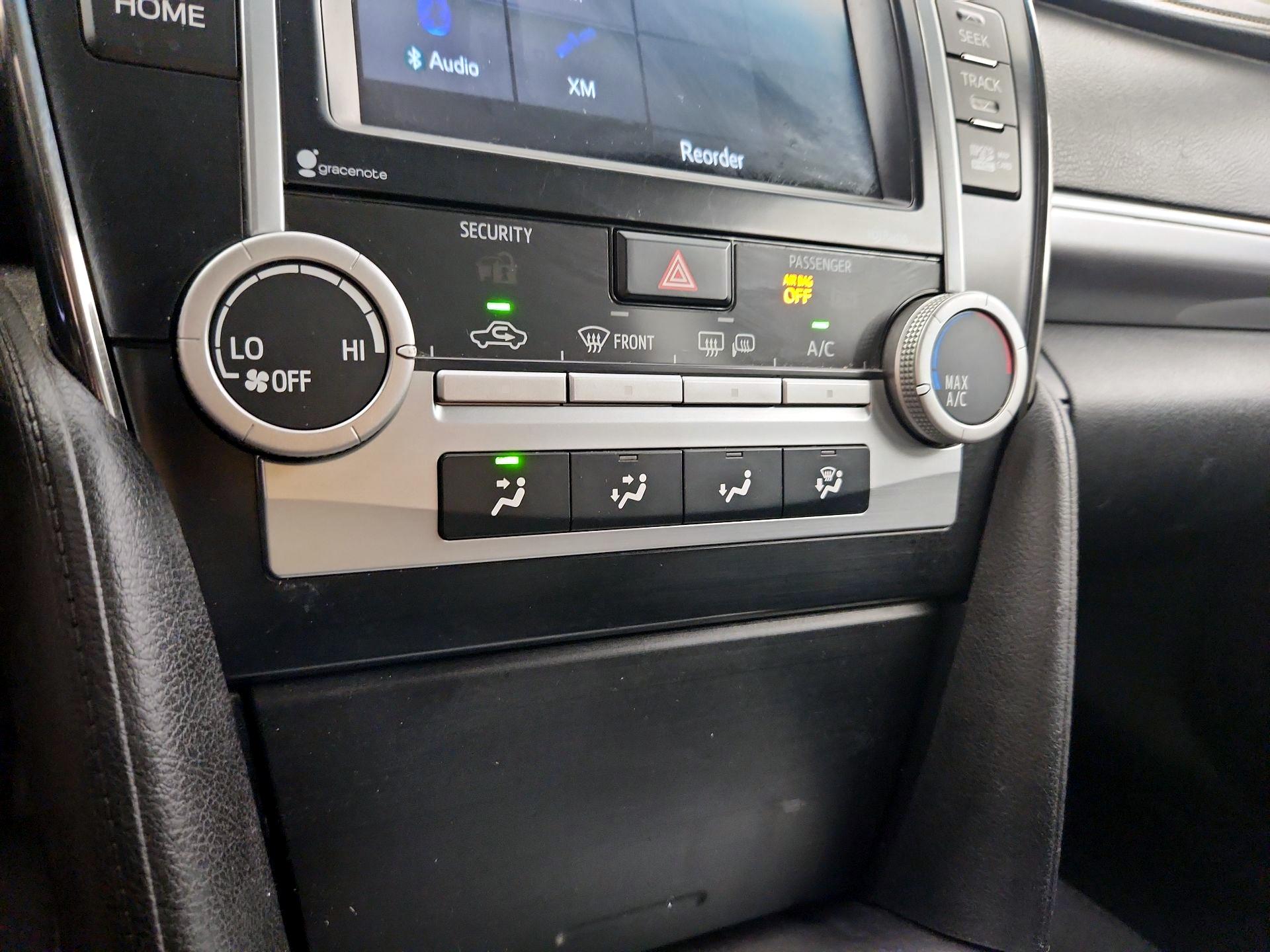 Thumbnail: 2014 Toyota Camry - 15