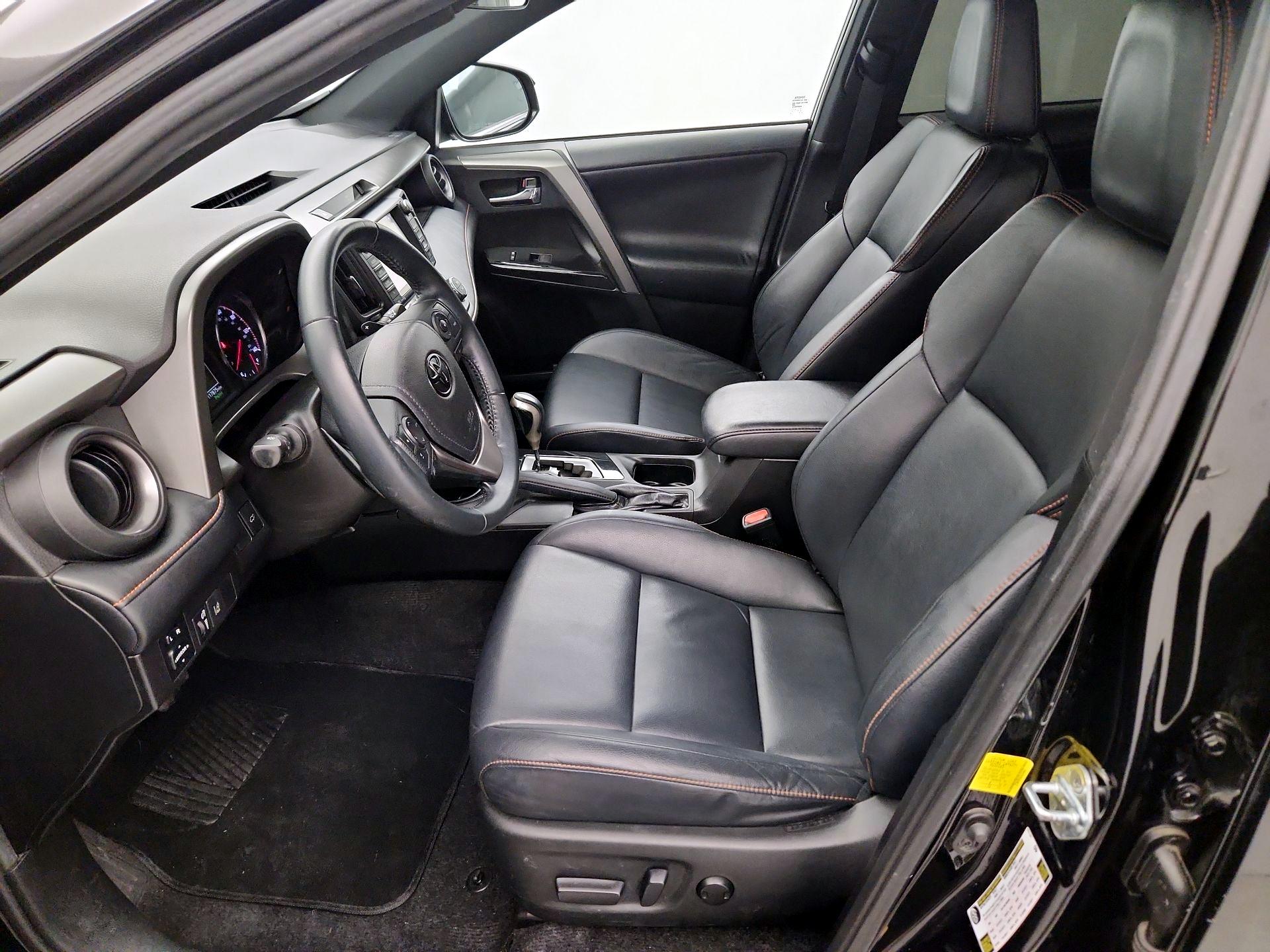 Thumbnail: 2016 Toyota RAV4 - 11