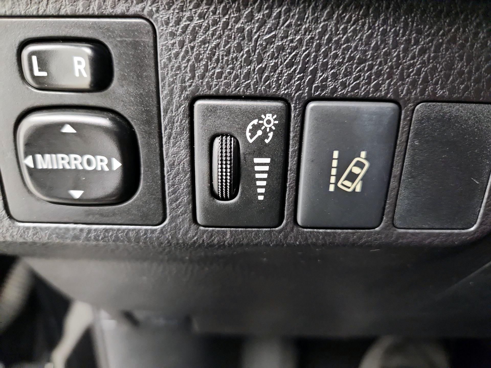 Thumbnail: 2016 Toyota RAV4 - 13