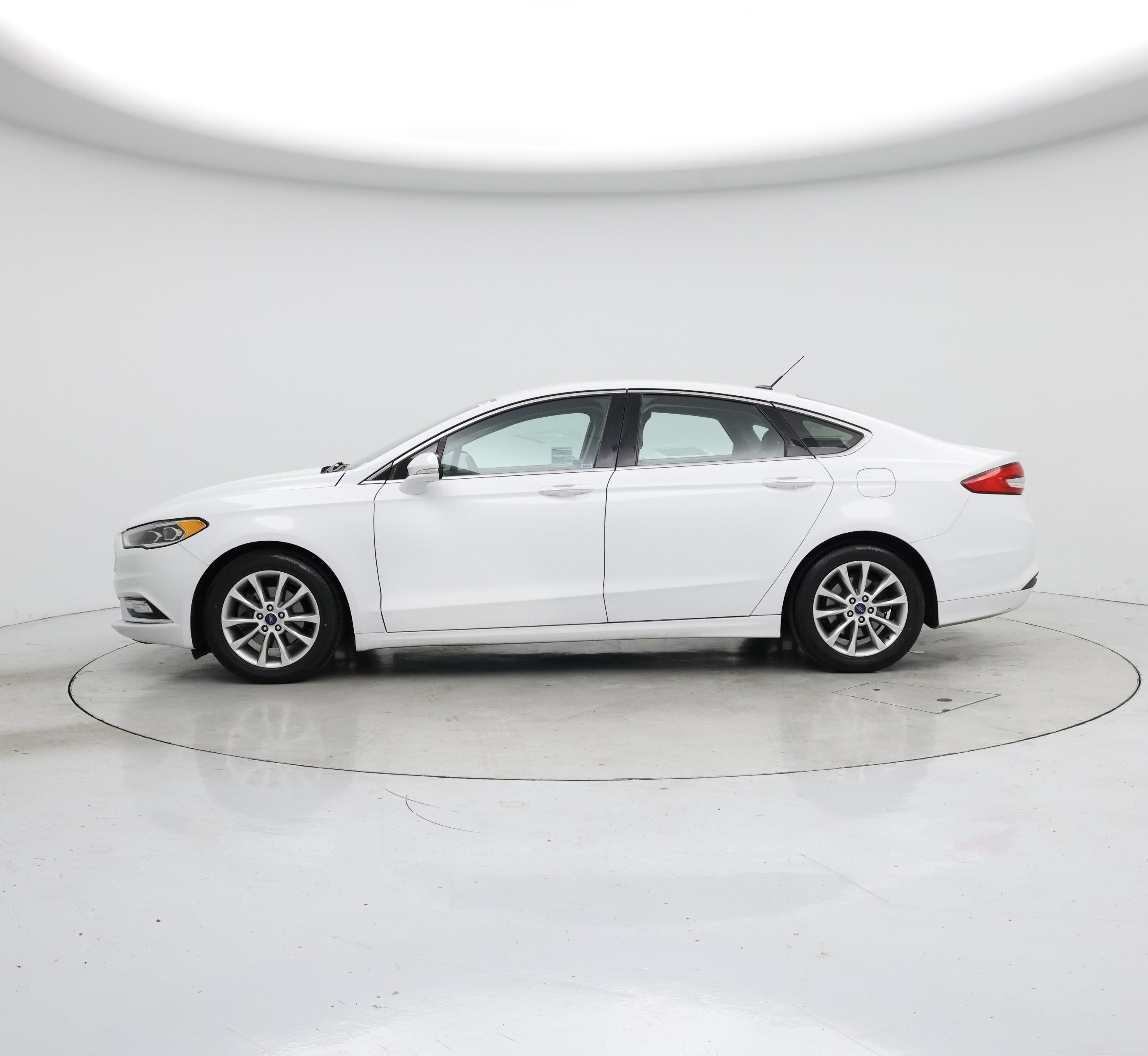 Thumbnail: 2017 Ford Fusion - 3