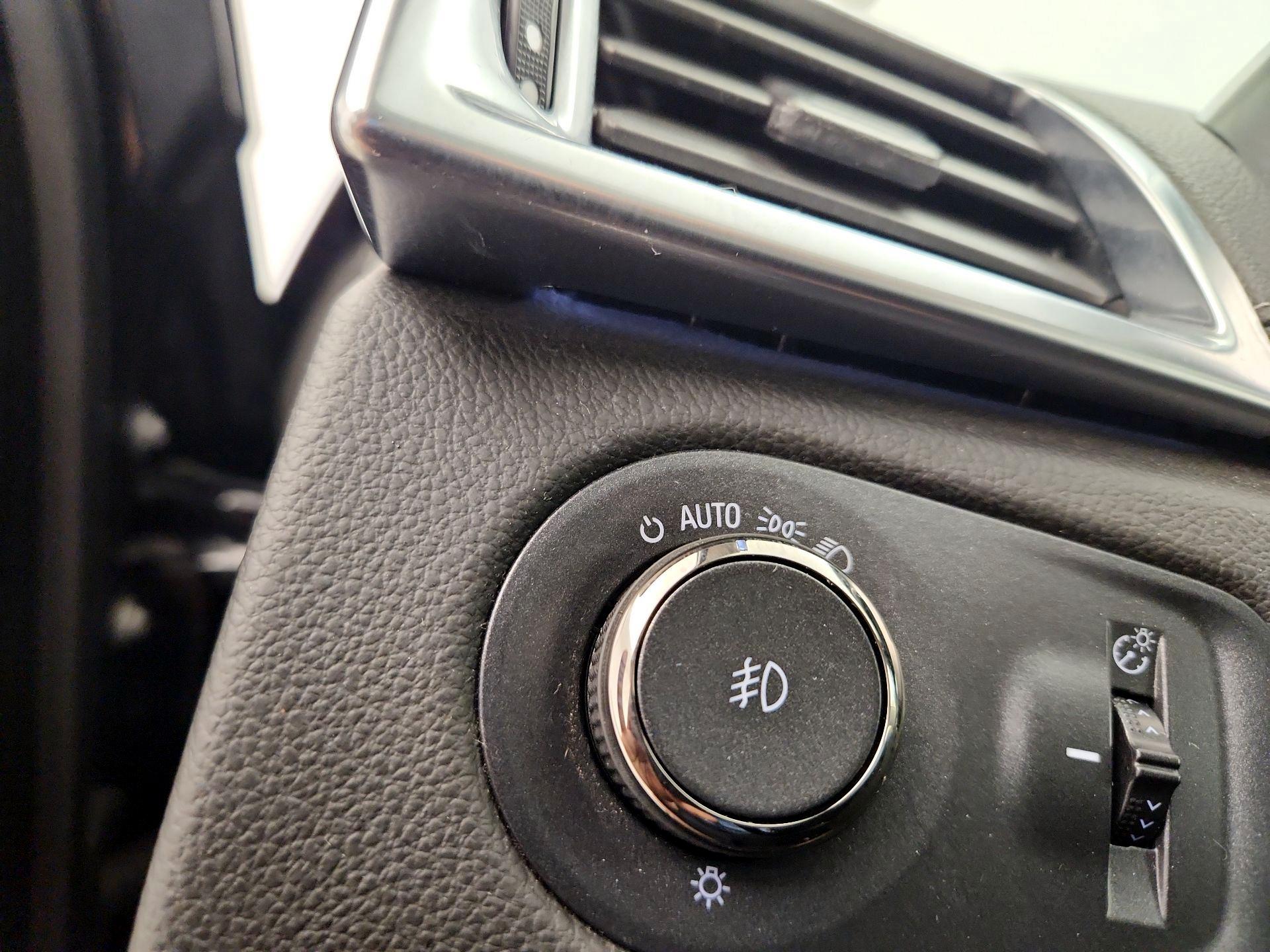 Thumbnail: 2015 Cadillac SRX - 13
