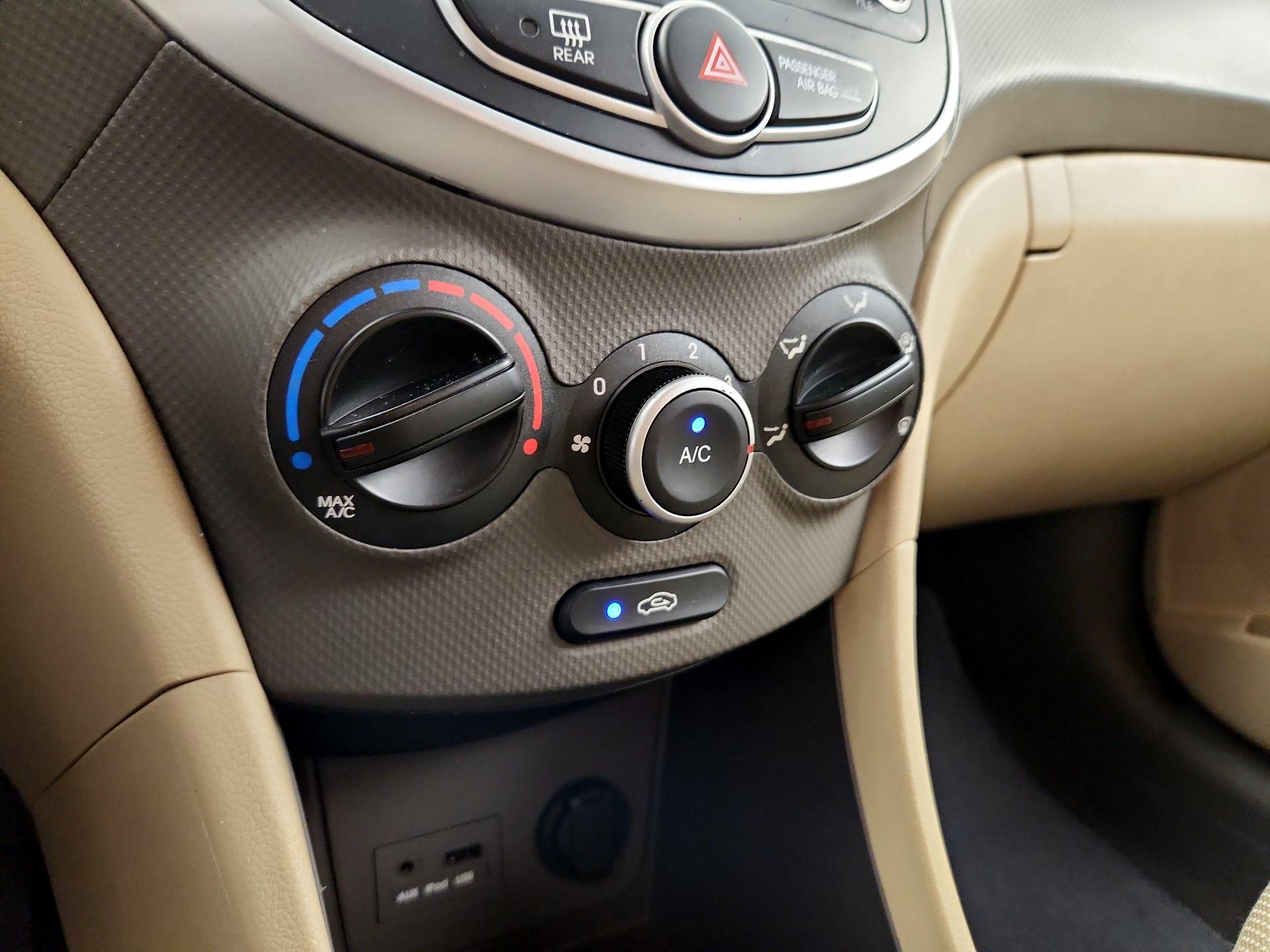 Thumbnail: 2013 Hyundai Accent - 15