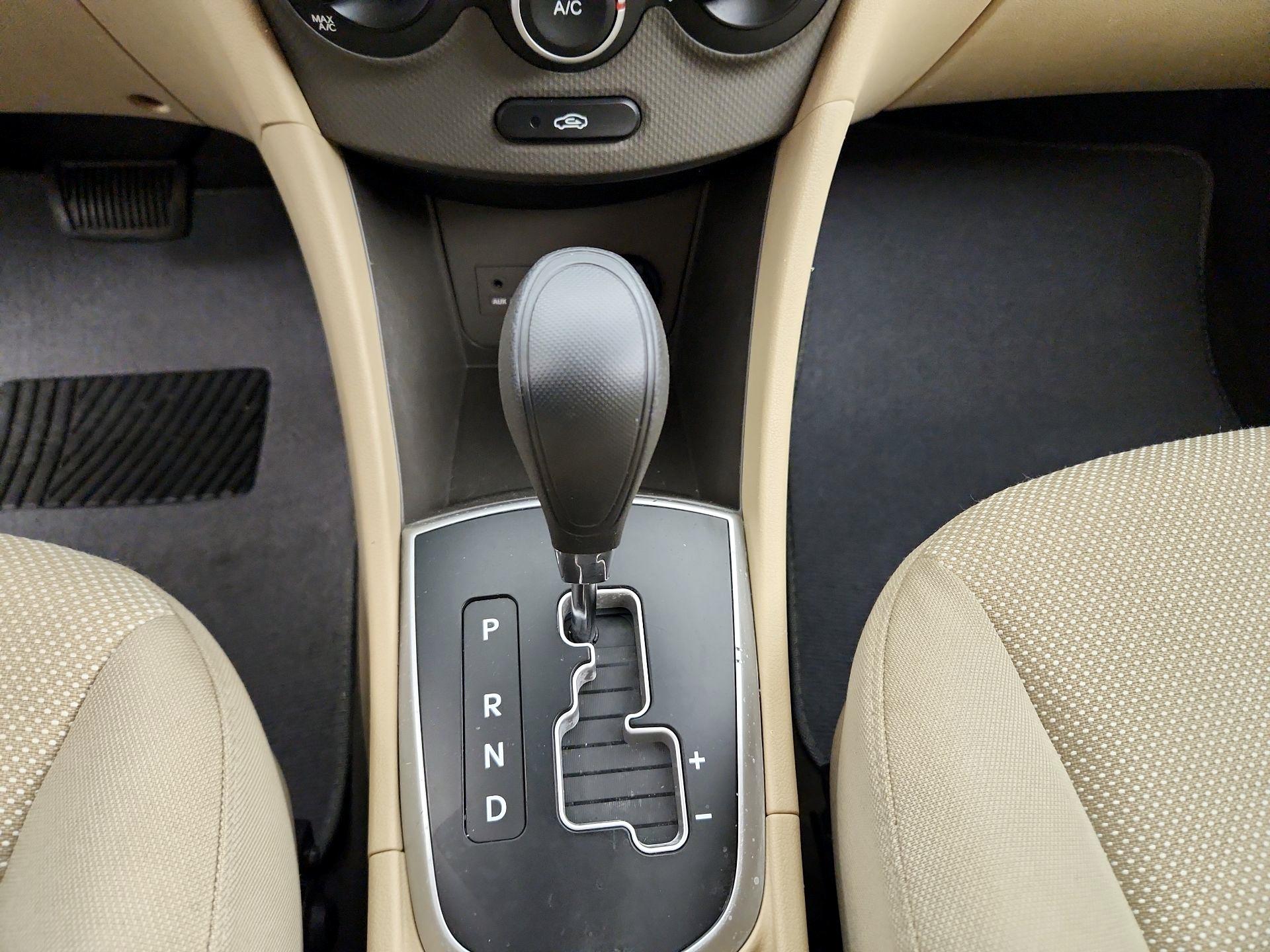 Thumbnail: 2013 Hyundai Accent - 16
