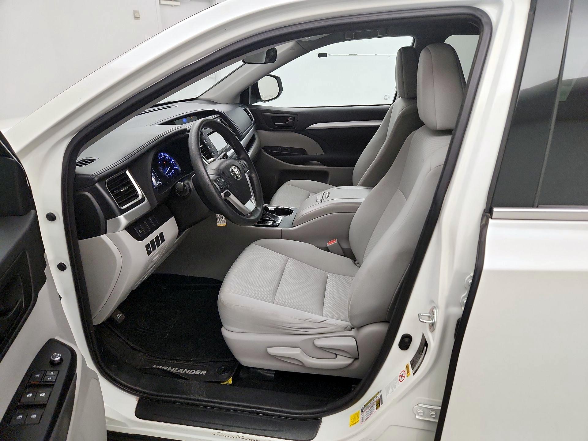 Thumbnail: 2018 Toyota Highlander - 11