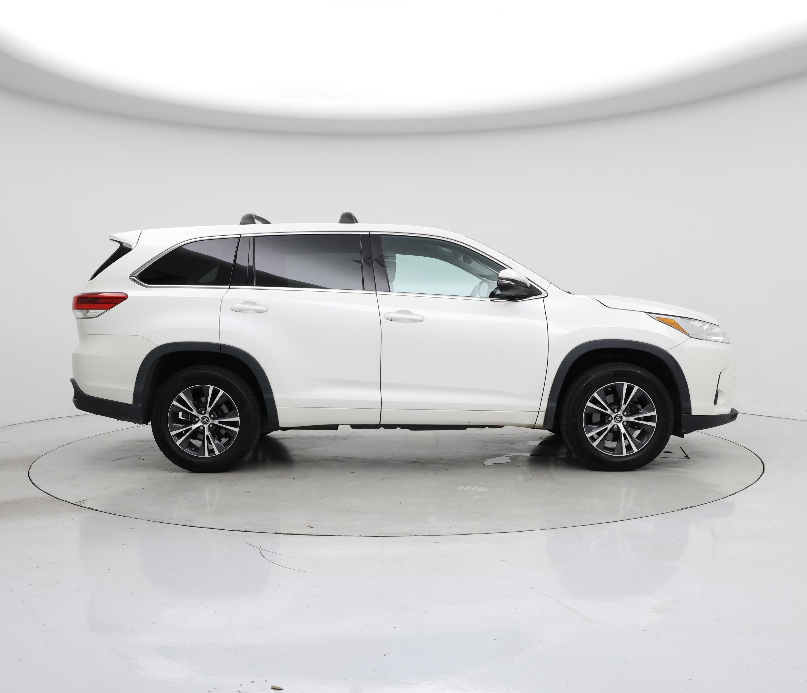 Thumbnail: 2018 Toyota Highlander - 7