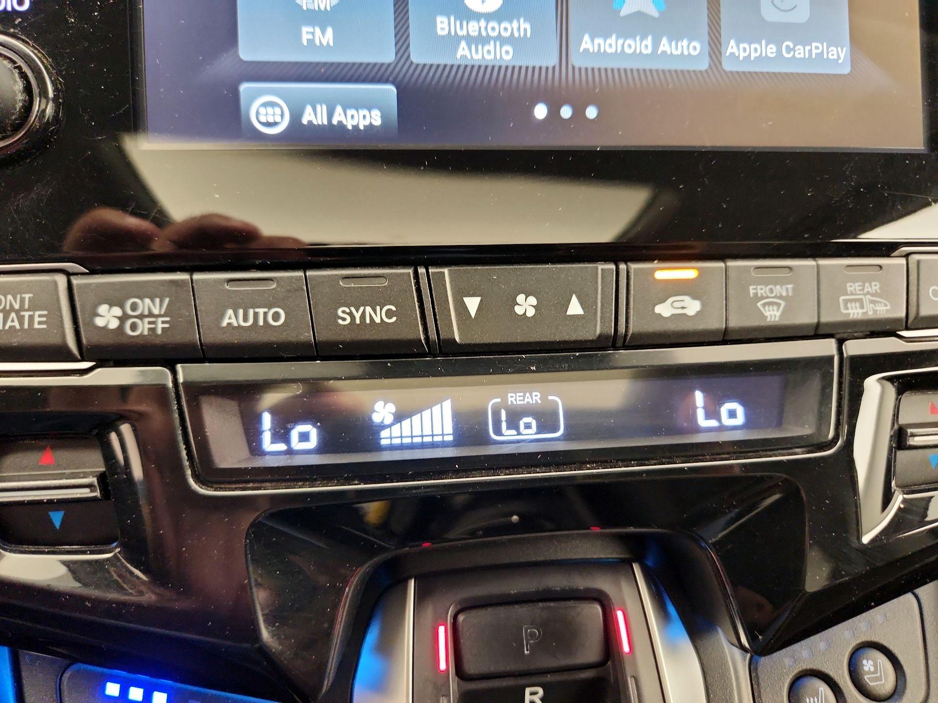 Thumbnail: 2018 Honda Odyssey - 16