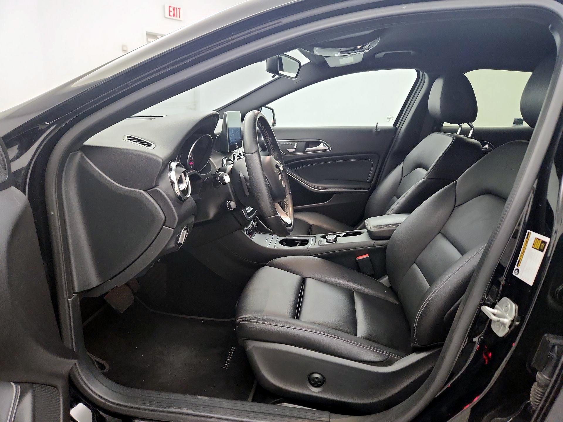Thumbnail: 2018 Mercedes-Benz GLA - 11