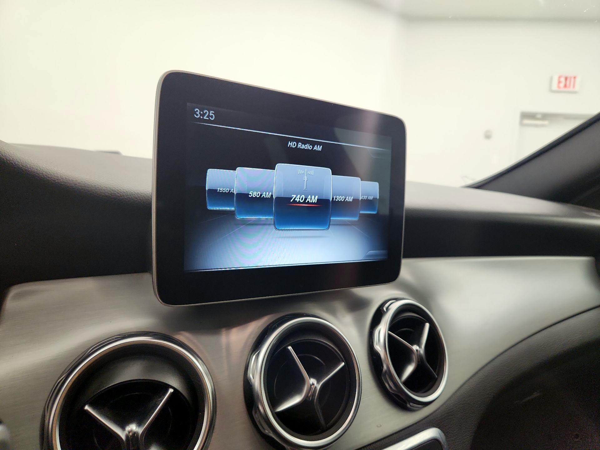 Thumbnail: 2018 Mercedes-Benz GLA - 15