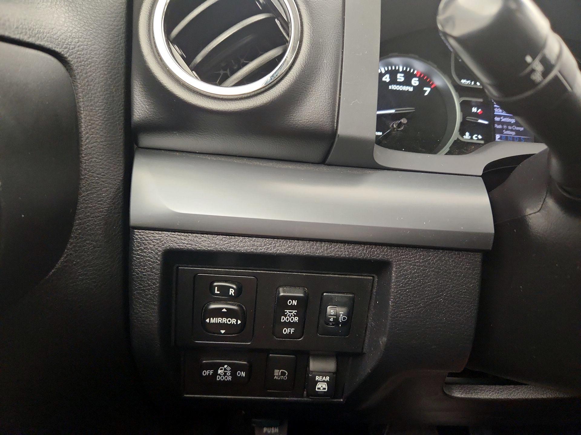 Thumbnail: 2019 Toyota Tundra - 13