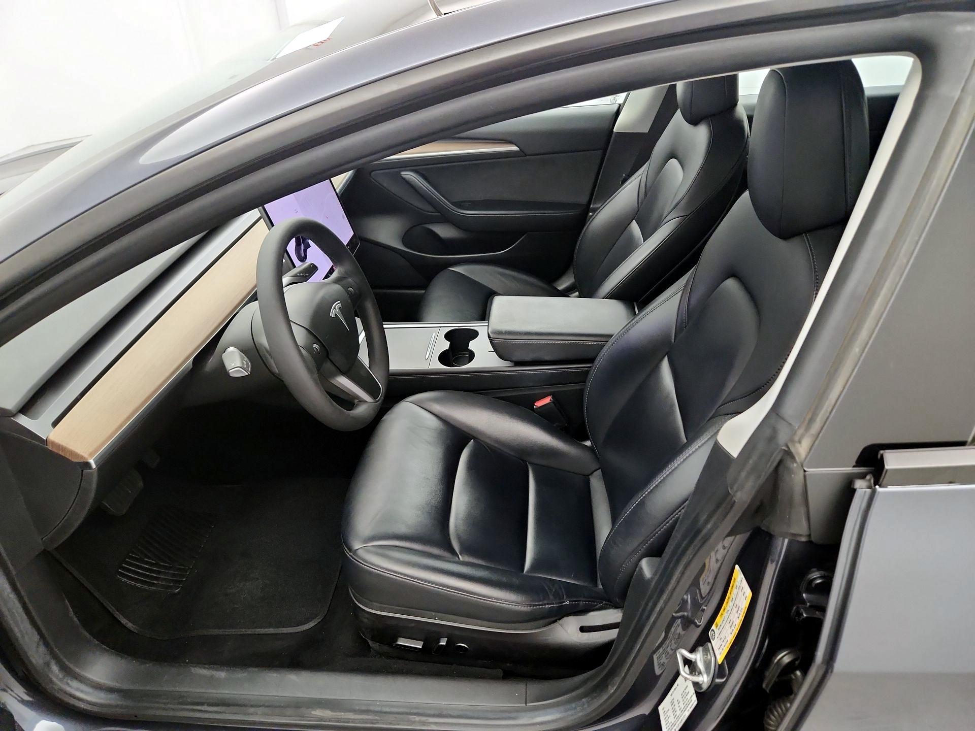 Thumbnail: 2022 Tesla Model 3 - 11