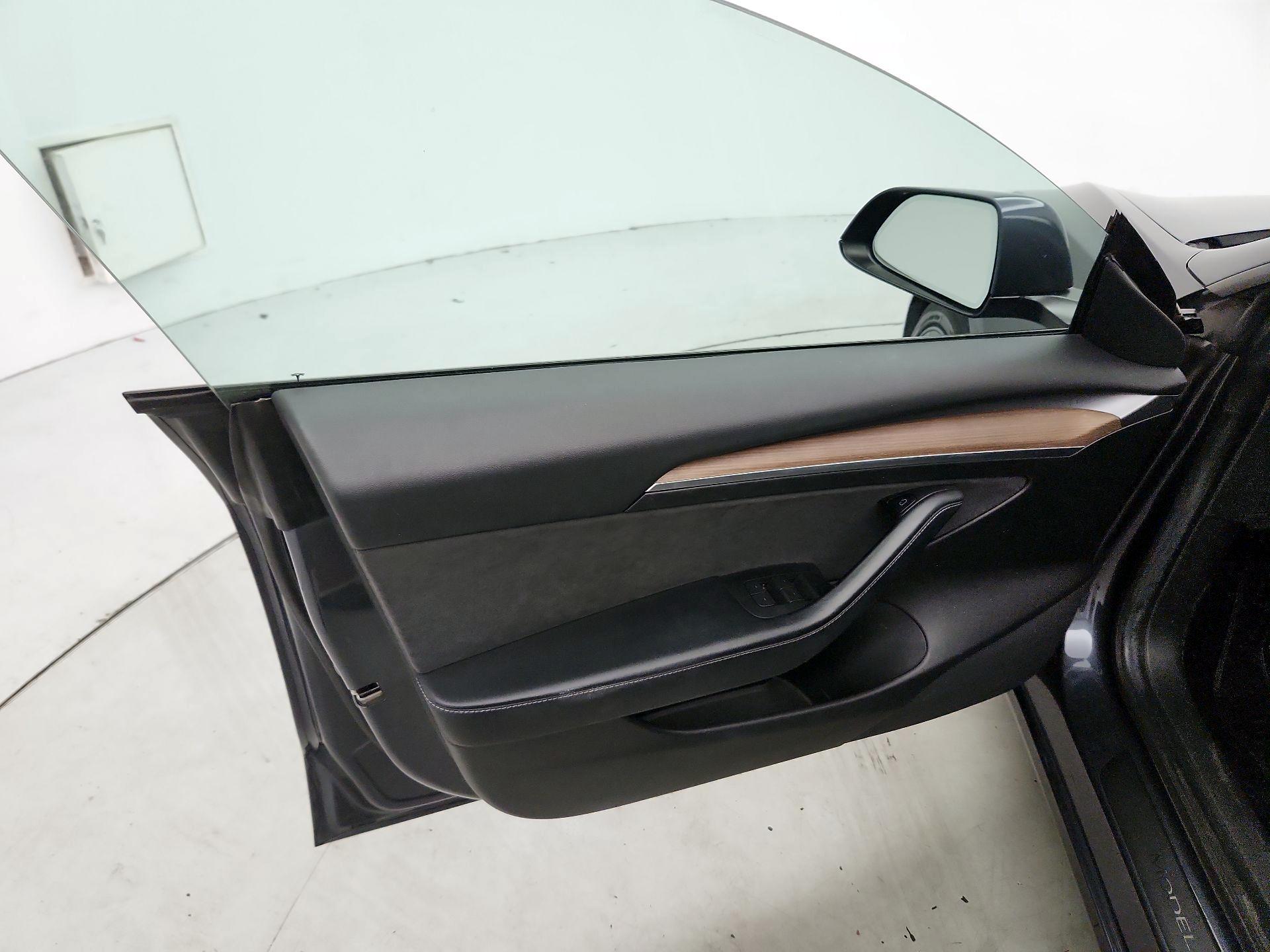 Thumbnail: 2022 Tesla Model 3 - 12