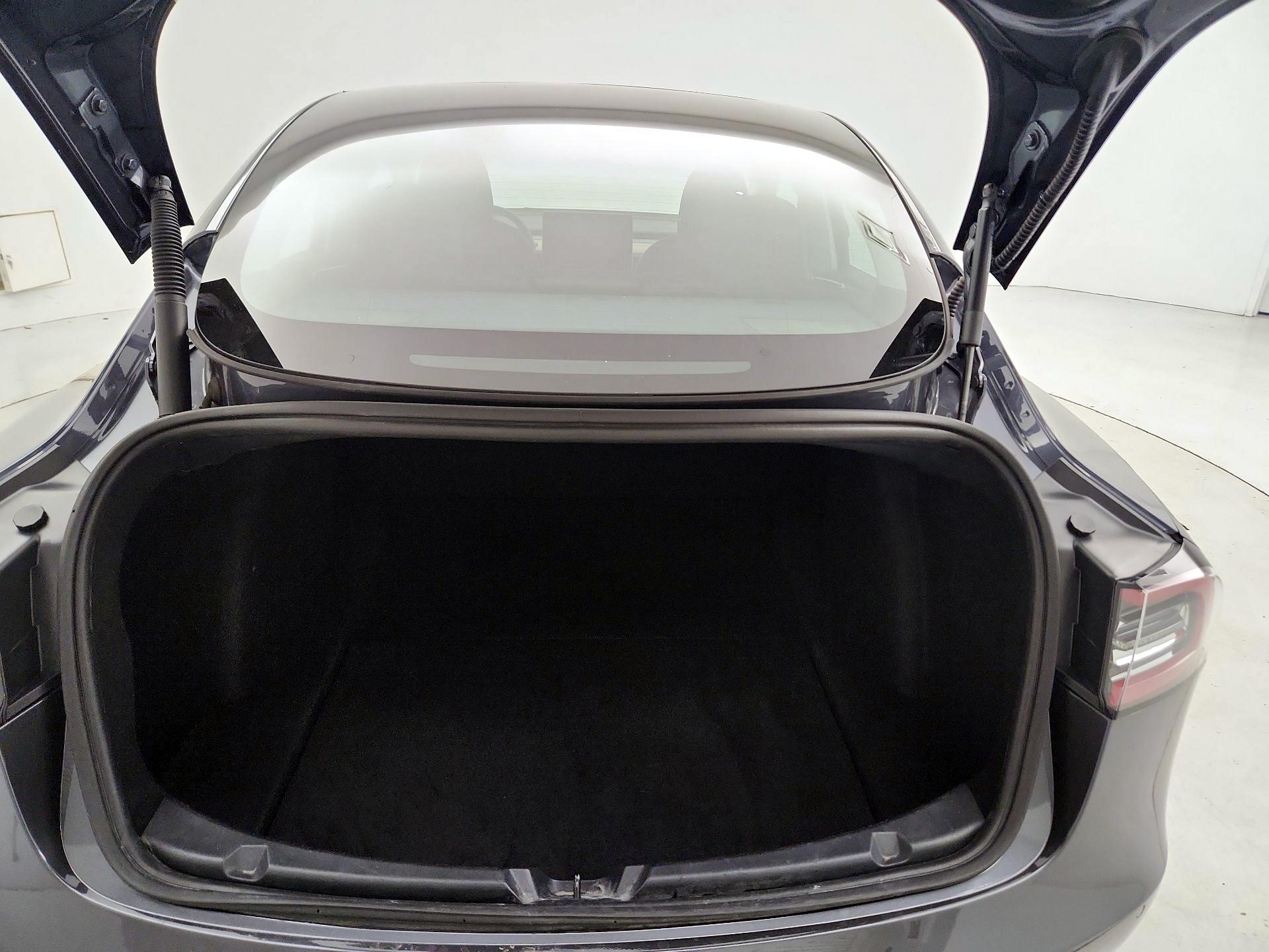 Thumbnail: 2022 Tesla Model 3 - 19