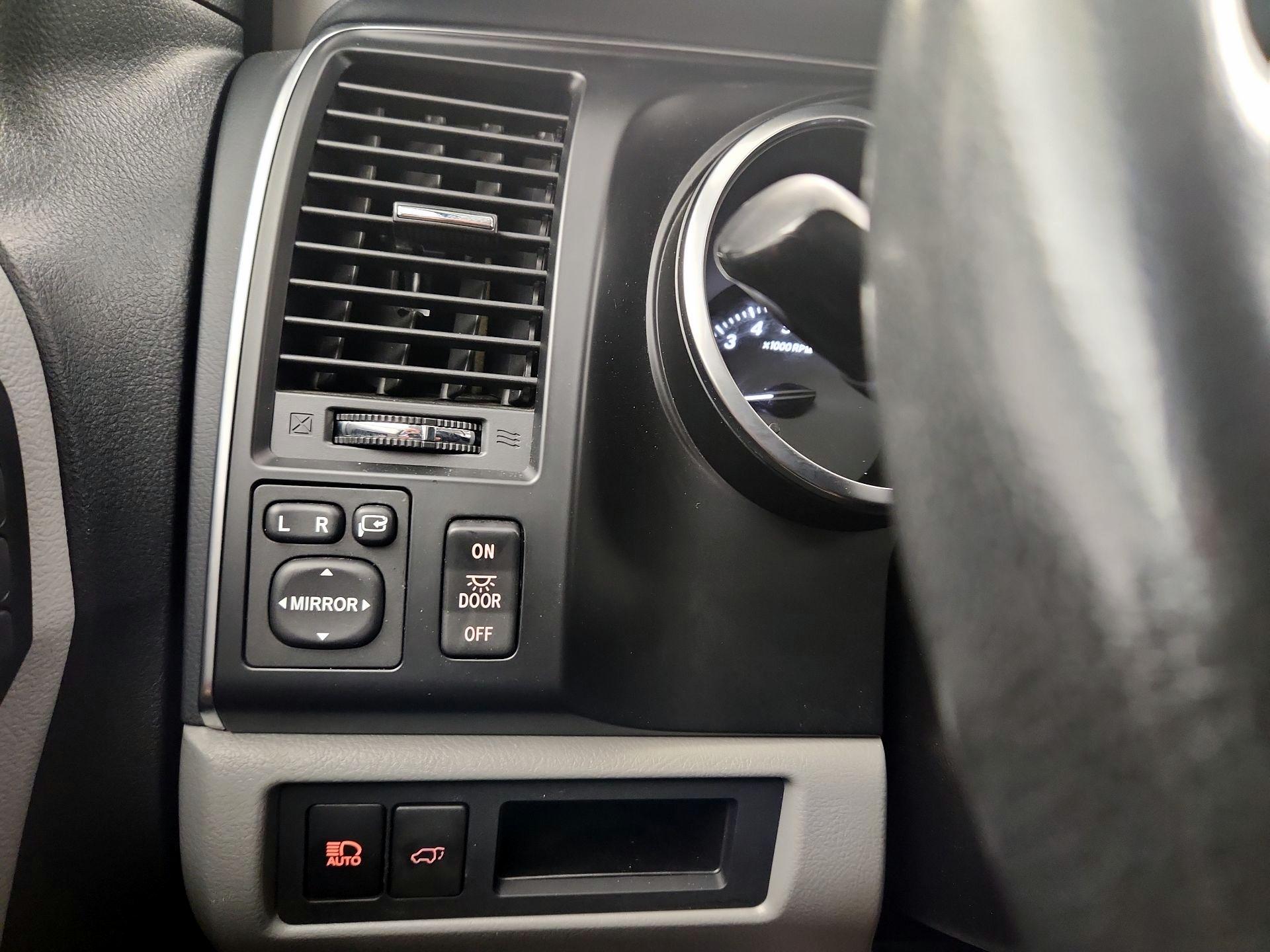 Thumbnail: 2019 Toyota Sequoia - 13