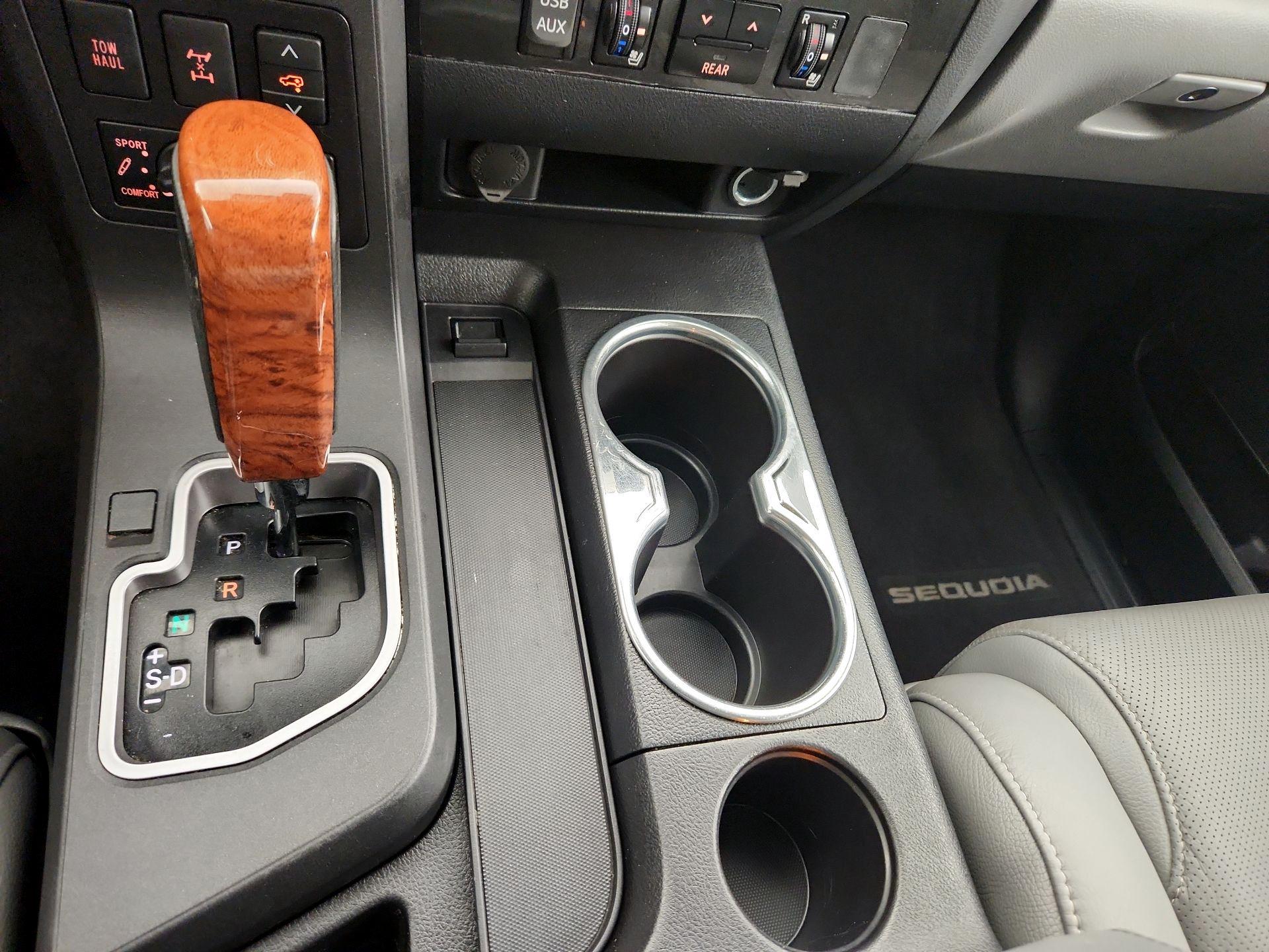 Thumbnail: 2019 Toyota Sequoia - 17