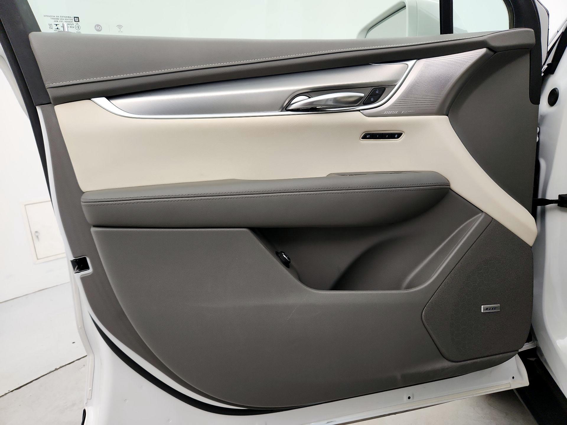 Thumbnail: 2020 Cadillac XT5 - 12